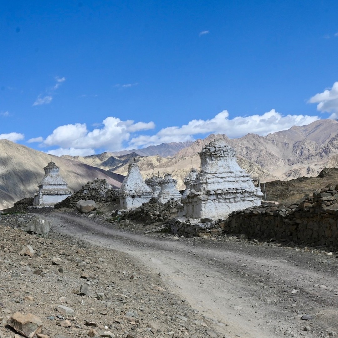 Explore the best-preserved Buddhist societies in existence by staying at these charming village houses built from sun-baked mud bricks. Go off the beaten track to experience local life while walking, and driving in a part of the world that is entirely unspoilt and unexplored. #travel #bespoketours #ladakh #scenery #travelandmore #experience