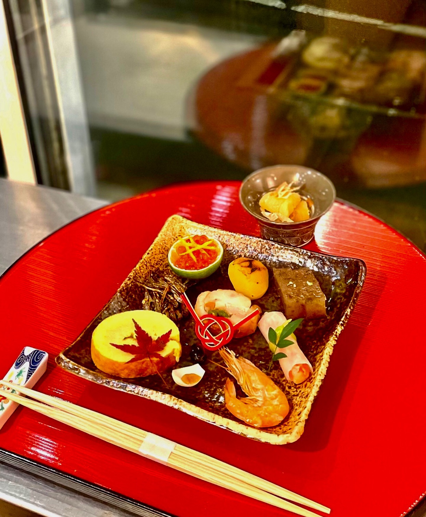 January Kaiseki menu/This month's Kaiseki menu theme is
‘Japanese new Year’.
This photo is ‘Sakizuke’ and ‘Zensai’ from Makoto san’s January Kaiseki menu.
There’re many stories and people's wishes hidden of each dish.
Would you like to know it😊?
Please book from our website below at least 1 day before
Prior to your request booking date.
https:www.kaisekiyokoya.co.uk
Our well trained staff will explain it to you each dish.
Kaiseki Chef Makoto san has to change the menu every month not just use a super fresh seasonal ingredients.
Cause It’s not just meal but our beautiful Japanese Kaiseki culture.We know it’s not easy to change Kaiseki menu every month here.Cause We run our Kaiseki restaurant in the UK not Japan.But Makoto san has been keeping trying to express it properly.We always ask by ourselves ‘What’s a pure authentic Japanese cuisine?’Through our monthly Kaiseki menu,We hope we will be able to spread Kaiseki Culture little by little in the UK as Japanese who grew up in Japan😊We’re located in Camden town and a very small independent restaurant.Please be aware⁉️ that we’re not a family run business at all..YoKOYA team was gathered having a sympthy with Makoto san's strong passion of it💪💪💪
We're very much looking forward to welcoming you🤗
#Yokoya#London#camdentown #yokoyalondon #Japanesefood#Kaiseki#izakaya#sashimi#sushi#Omakase #camdenrestaurants #londonjapanesefood