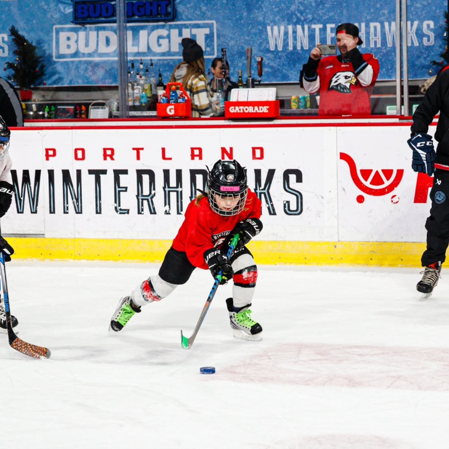 Enjoyed watching my boys playing hockey in 2024.
Hopefully more scores to come in 2025!
Full ahead Kobayashi bros