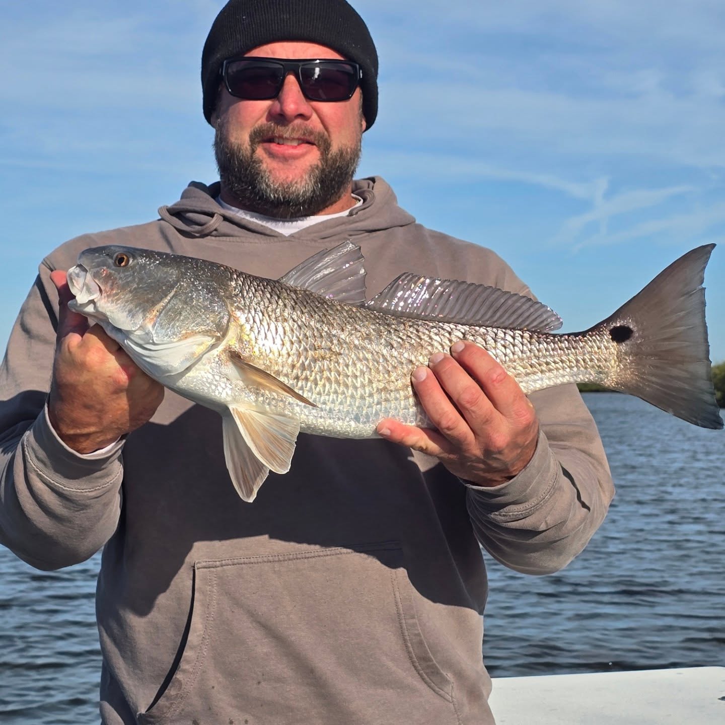 Recent trip with new clients! #buckedupapparellc #coderedfishingcharters
#floridalife #floridafishing #floridafishingproducts #newsmyrnabeach #redfish #letsfish #gofish #coderedfishingcharters #xtratufboots #kto_customrods #4horsemancorks