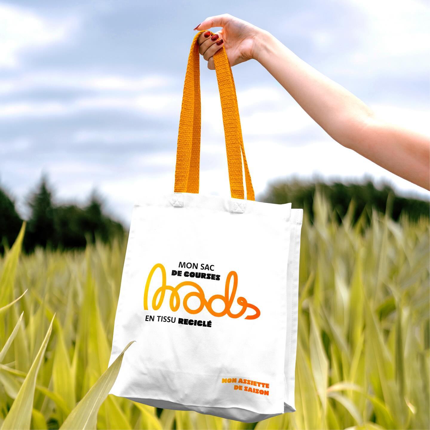 || IDENTITÉ VISUELLE ||
L’identité découle d’une ambiance full Color et d’une modernité accrocheuse. Les couleurs changent en fonction de la saison choisie, et l’application est fluide et facile d’utilisation. Elle est ludique et regorge de délicieuses recettes.
Vous aussi vous aimeriez créer un branding unique et attirantes pour donner toutes les chances à votre projet de se faire connaître ? On en discute si vous voulez !
________
Histoire de charmer l’algorithme: logo, identité visuelle, branding, graphiste, image de marque, communication visuelle, entreprise, auto-entrepreneur, petite entreprise, boutique.
#identitevisuelleentreprise #logoprofessionnel #designdemarque #creationdelogo #branding #imagedemarque #graphicdesign #graphiste #graphistefreelance #brandidentity #identitevisuelle #logo #logodesigner #entrepreneur #entrepreneuse #petiteentreprise #monentreprise #autoentrepreneur #brandidentity