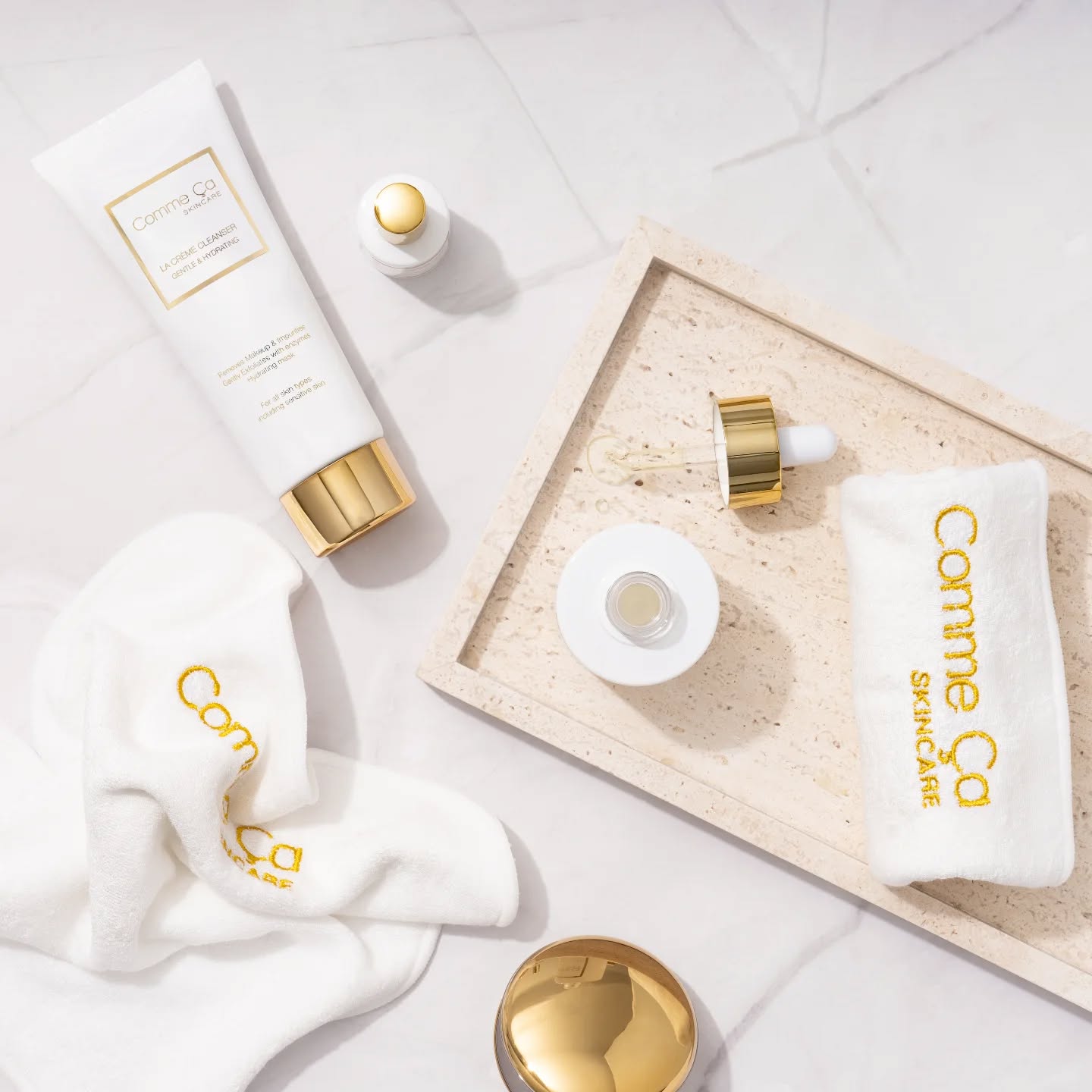 Sunday is the perfect day to treat your skin with extra care ✨️🤍. Start your self-care ritual with La Crème Cleanser as a hydrating mask. It gently exfoliates and leaves your skin silky soft and deeply hydrated. ✨
Indulge in a luxurious facial massage using Le Youth Sérum or La Prickly Pear Seed Oil. Both nourish your skin, soften fine lines, and reveal a radiant glow.
Take this moment of luxury for yourself and start the new week with beautifully glowing skin. Happy Sunday! 🌿
#SelfCareSunday #COMMEÇASkincare #NaturalLuxury #RadiantSkin #AntiAging #HydratingSkincare #SundayRitual