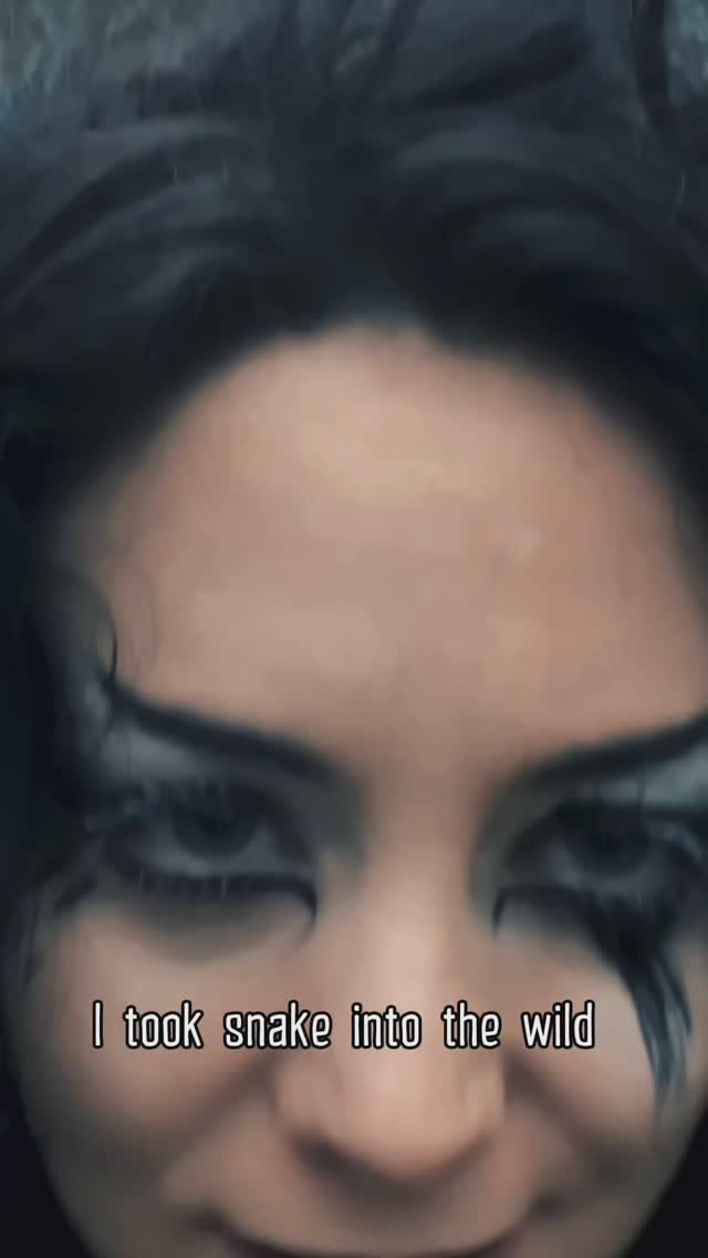 Can't wait to finally release this entirely DIY version of Snake 🐍!
From recording to video editing, everything was done with love (and a bit of madness)
Support my work by presaving it — Link in bio! 🔗
🌿 See you tomorrow at @ladyluckbar
Supporting the amazing @thefarfieldband !!!
#newsong #release #folk #neofolk #diy #diyartists #singersongwriters #singersongwritersofinstagram