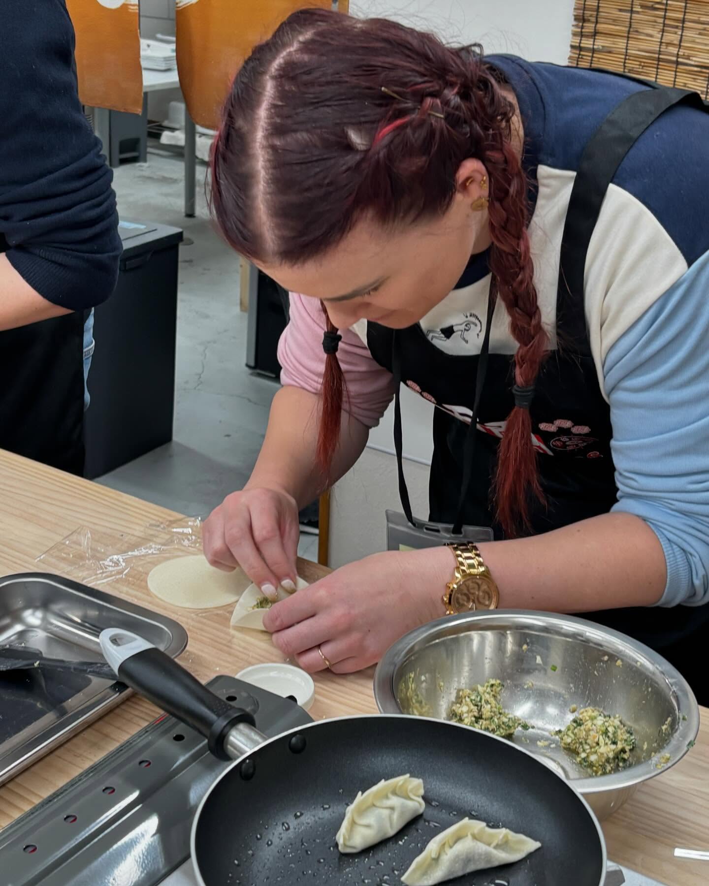 .
Hi 👋 This is Manryo cooking class in Kyoto.
We provide the recipe of authentic Japanese cuisine and comfortable space even in the cold winter of Kyoto.
Would you like to try Japanese warm miso and soy sauce Ramen?? Let’s check our homepage from our bio!