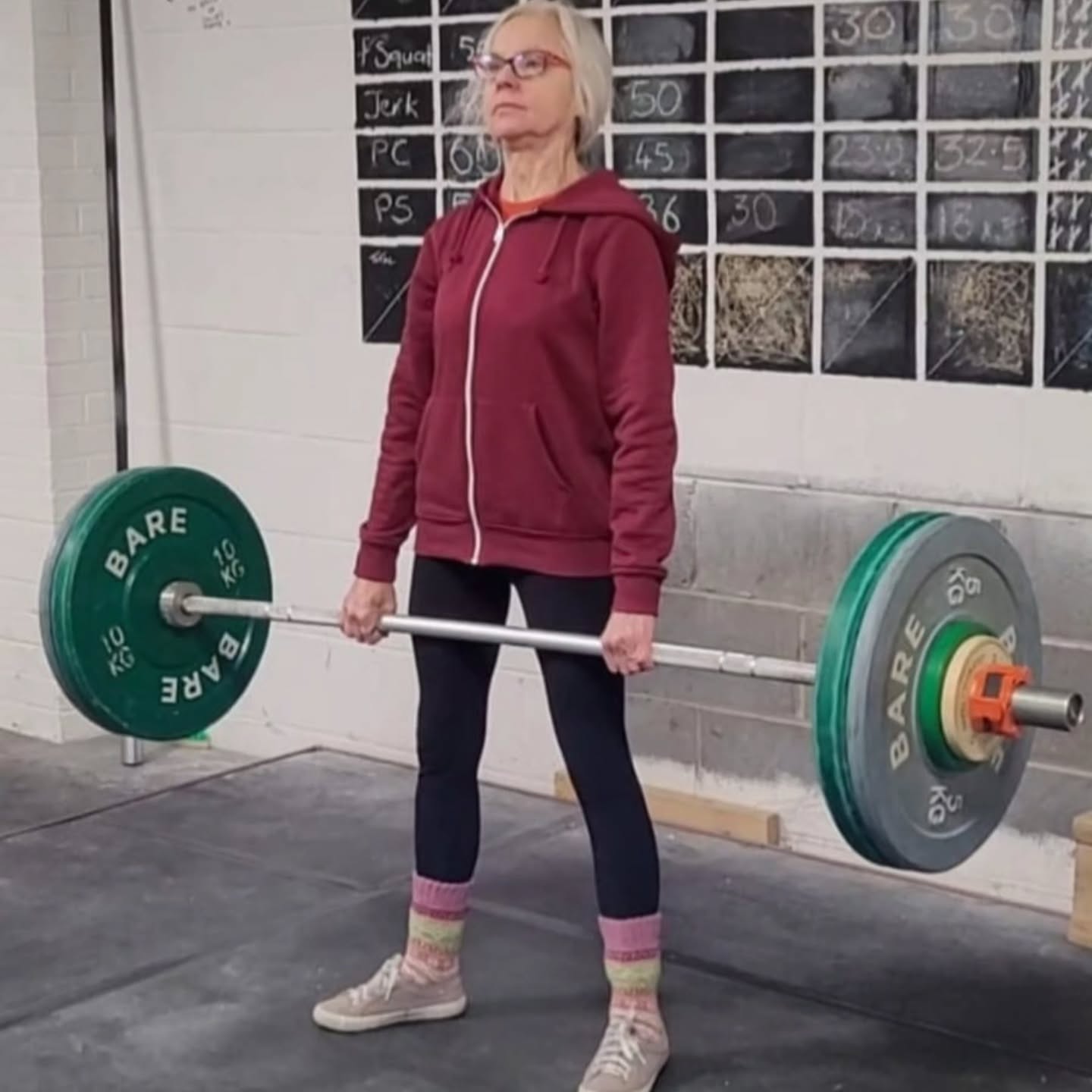 Deadlifting this morning! Working up to a top deadlift of 45kg. This was the penultimate lift at 40kg, and was very.solid!
Our members at Lincoln Barbell Club are always an inspiration! ❤️