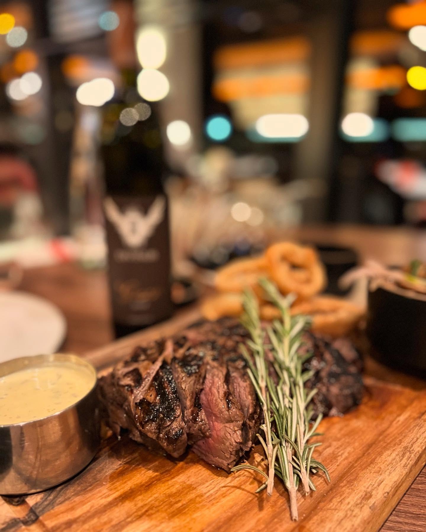 Dinner with Grezz 2018 at one80 Kitchen & Lounge, Mellieħa
This marks the first in a series where we’ll share our dining experiences with Markus Divinus wines, featuring restaurants that proudly list them. To begin, we chose one80 Kitchen & Lounge in Mellieħa—a place where thoughtful dishes meet a warm, inviting atmosphere.
We started with marinated olives and zucchini and cauliflower patties—light, flavorful bites that paired beautifully with the herbal and black fruit profile of Grezz 2018, setting the tone for the evening.
The highlight was the Chateaubriand with Béarnaise sauce. The tender beef, paired with the wine’s bold blackcurrant, leather, and earthy undertones, was a harmonious match. The Béarnaise, rich yet delicate, added a subtle layer of intrigue, complementing the wine’s complexity without overshadowing it.
A fitting start to this series—a celebration of food, wine, and the experiences they create together.
#MarkusDivinus #Grezz2018 #one80Mellieha #WineAndDineJourney