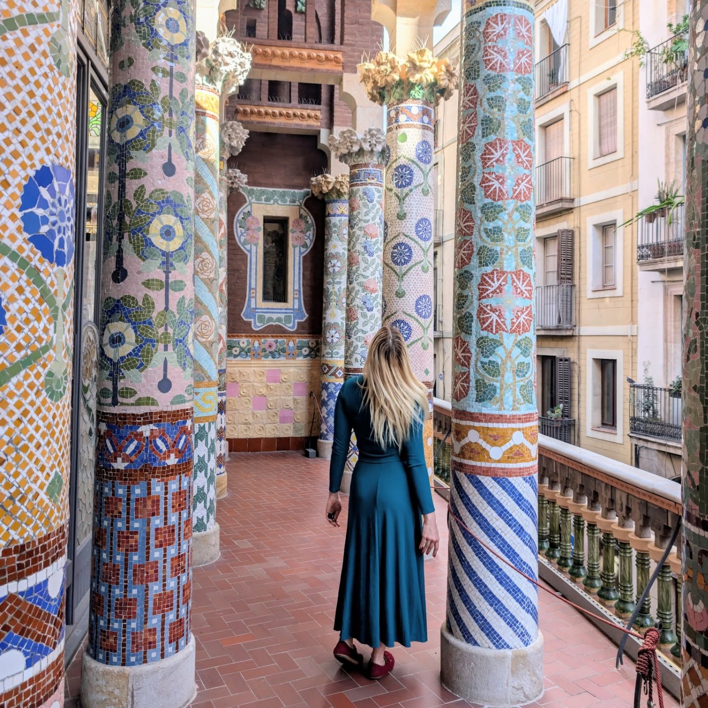 My initial intentions for 2025:
✨ I am nothing.
✨ I am everything.
✨ I am now.
In that order.
Holding this intention during yoga is bringing me new types of joy. 🕯️
Grateful for the present moment, the eternal now, and the connection to all that is. 🌿
This year begins with surrender, presence, and infinite gratitude. My public journal of becoming. 💛
#spain #yoga