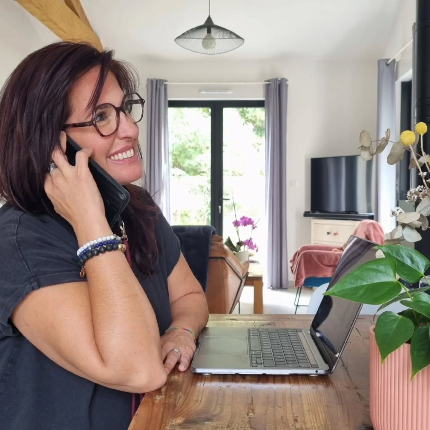 📞 Info pratique !
Mon nouveau numéro pro est le suivant :
06 51 49 61 16
N'hésitez pas à m'appeler ou m'écrire pour échanger ou collaborer sur vos projets 🚀
À bientôt !