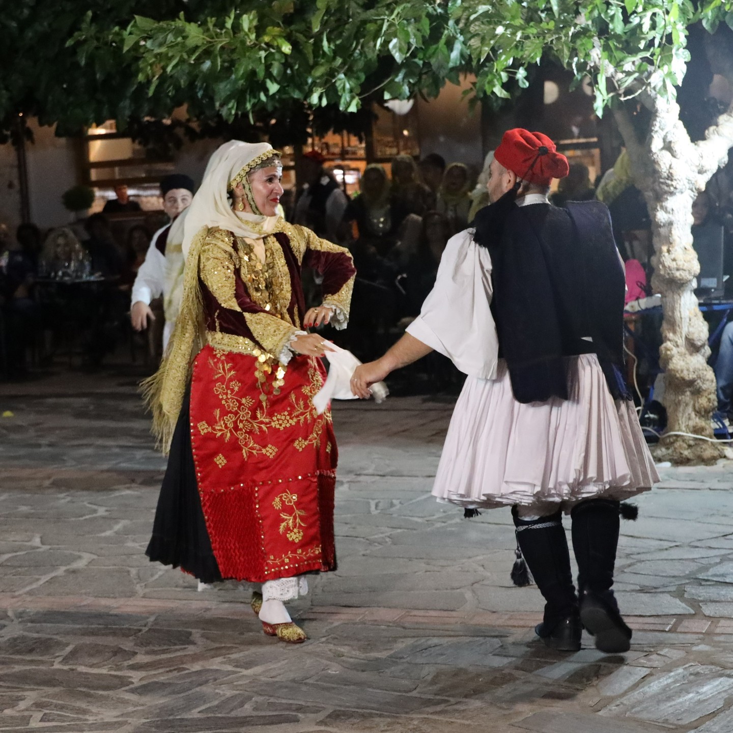 Greek folk dance on the island og Ikaria
#greekislands
#greek
#mygreece
#travel_greece
#greece
#cyclades
#cyclades_islands