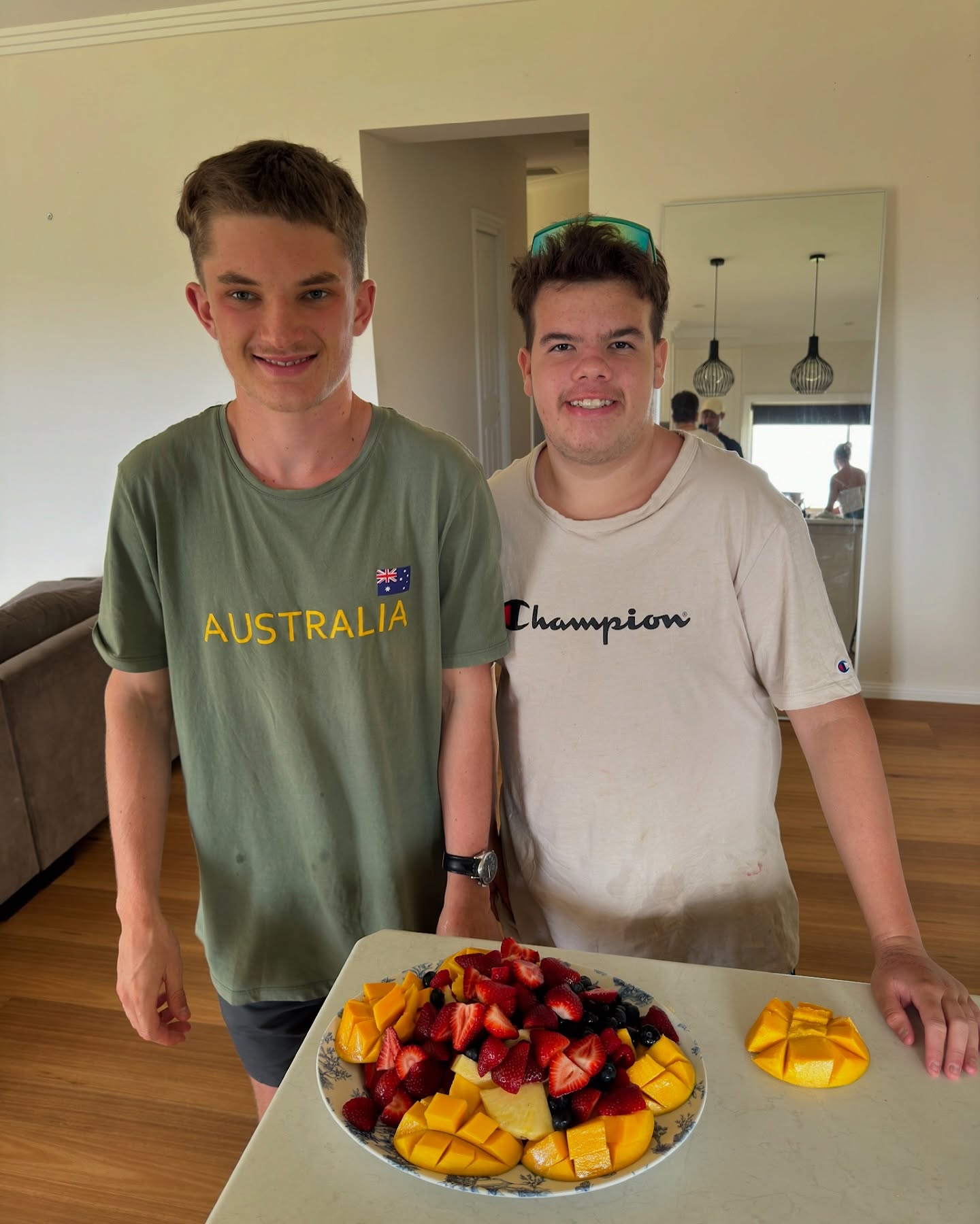 From planning and budgeting recipes to mastering the meal prep, the Empower Care Kitchen has been buzzing! We’ve been busy and there’s so much more to come! Join us every Tuesday for our Fit Friends program and discover the joy of healthy cooking. 👨🏻🍳