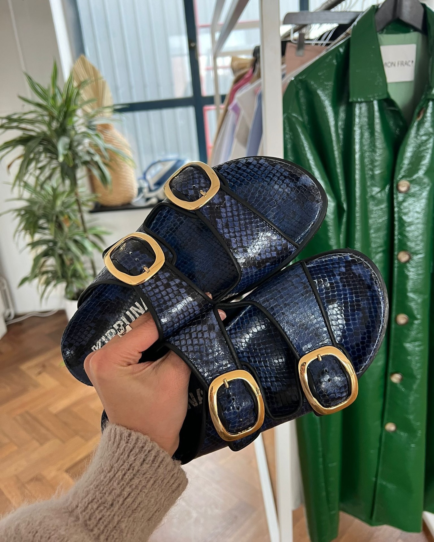 Hey Kirruna ๐๐ผ , welcome the summer season! Your sneakers are the perfect blend of minimalist style and comfort, ideal for sun-soaked adventures. Whether youโre exploring city streets or relaxing by the beach, every step showcases your effortless vibe. Are you ready to enjoy the summer? Share your moments with us! #KirrunaSummer