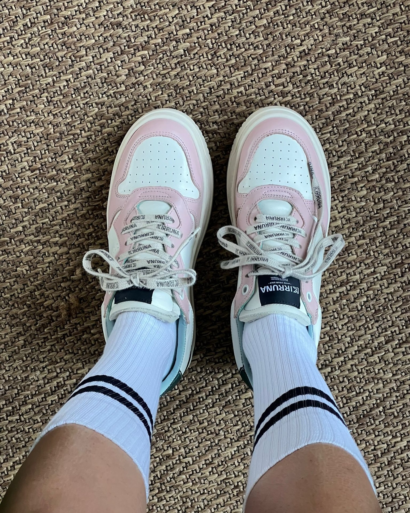 Meet Kirruna: the perfect fusion of minimalist design and incredible comfort. Each step is a statement of style, inviting you to embrace the beauty of simplicity. How do you elevate your everyday? Share your Kirruna moments with us! #SimplicityInStyle