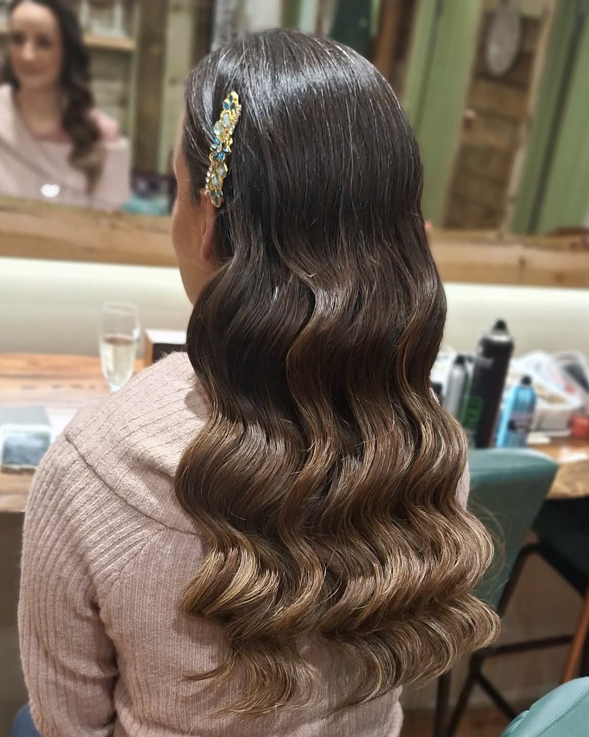 Anyone for a Hollywood wave?!
3 things to know about this style...
1. You will be sitting in the chair for at least an hour and a half for me to create this style! It's a labour of love style, but it's so worth I!
2. 90% of people will need extensions for this style (the beautiful Amy here didn't because she has super thick hair, but extensions create the prefect scaffolding for this style to hold all day long!) I will always help advise with length, thickness and colour matching for extensions so it's a seamless look!
3. This is a NO touch style. If you touch it, (or anyone else does!), it could break it's synchronicity which is a huge part of this style!
.
Want to know more? Comment 🌊 below!
#hollywoodwave #bridalwaves #weddinghairstylist #sussexbridalhair #sussexweddinghair
Bridal hair
Hollywood wave
Bride