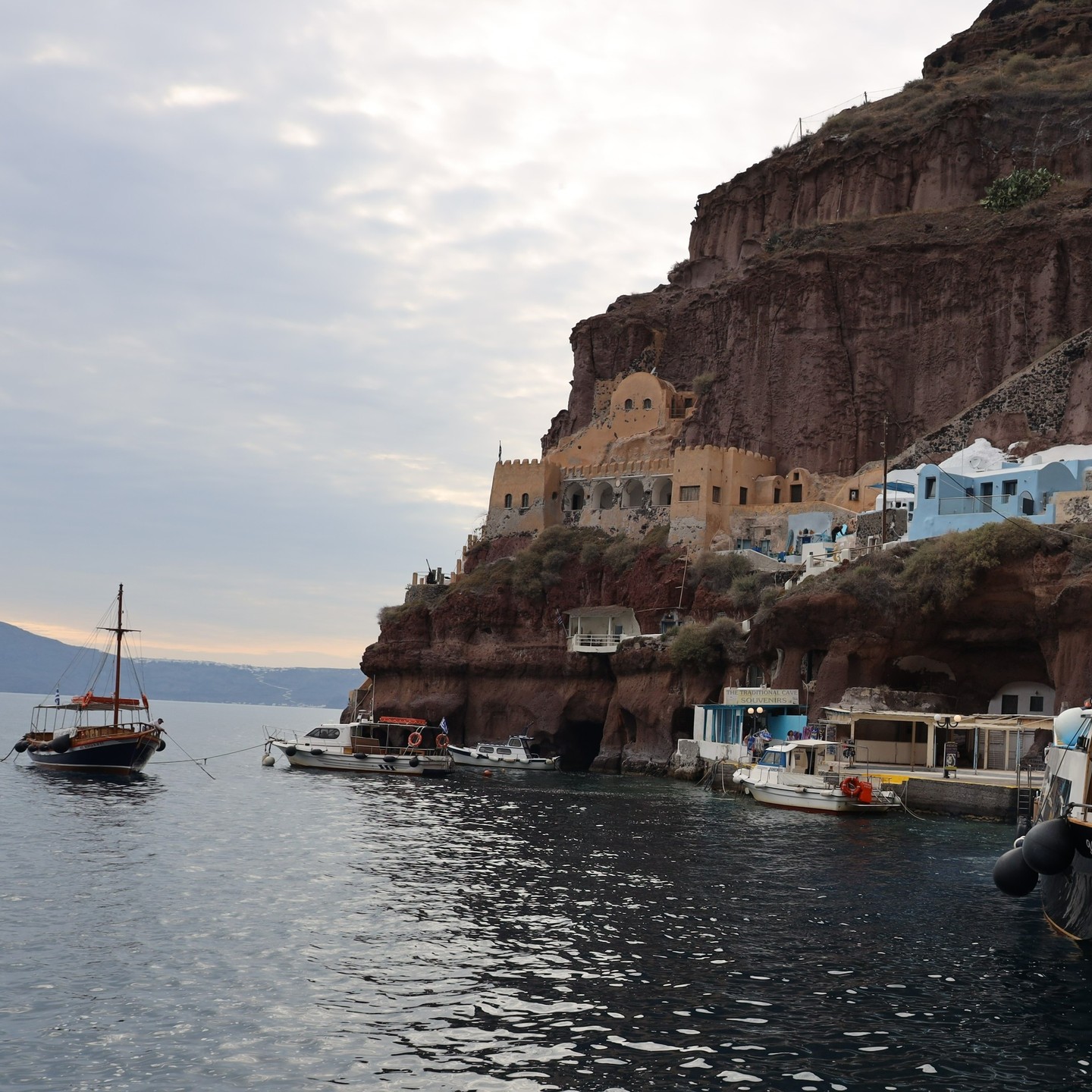 The old port on Santorini
#greekislands
#mygreece
#greek
#greece
#cyclades
#cyclades_islands
#goinggreek
#travel_greece