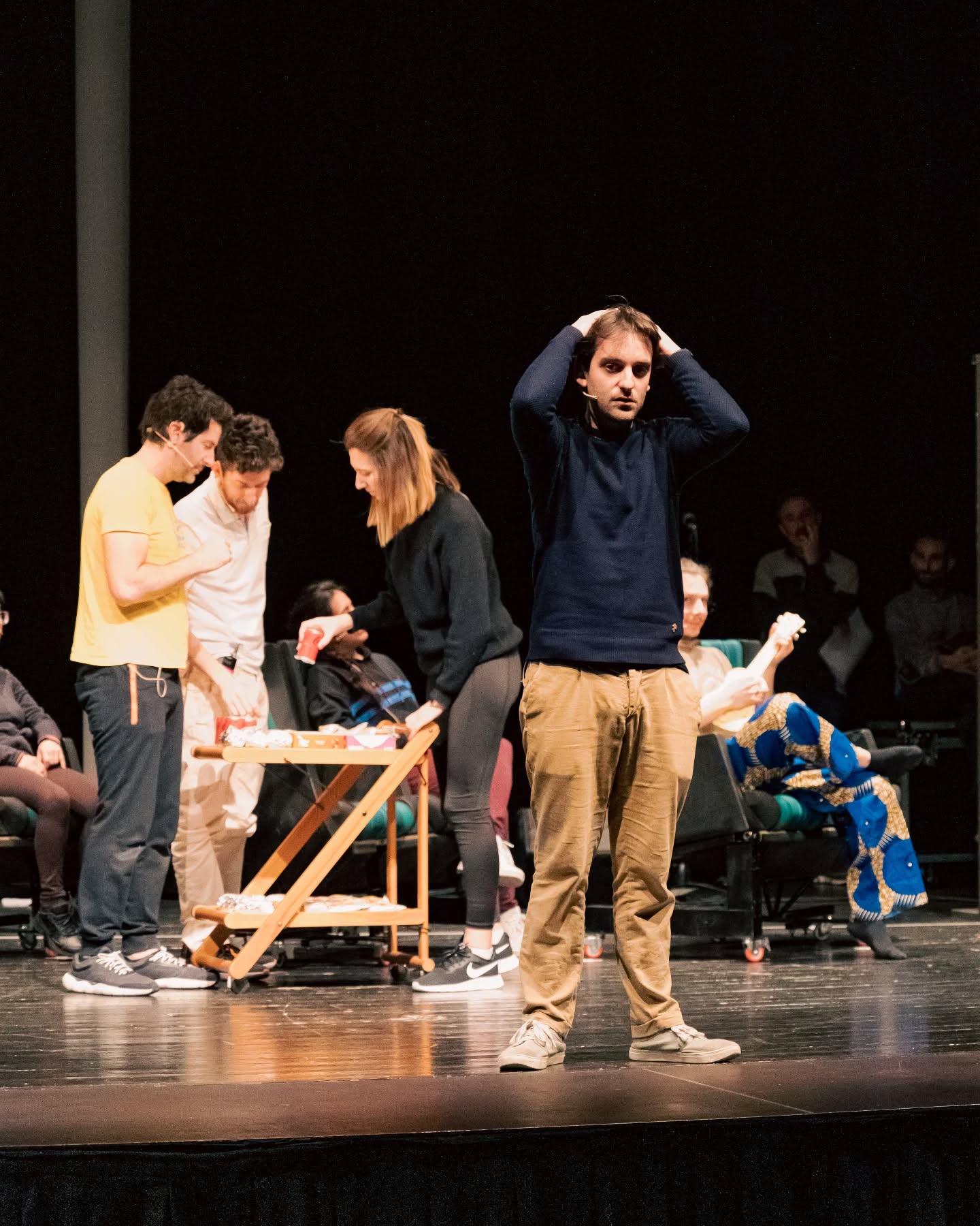 Edoardo chiede se avete già prenotato il vostro posto per il prossimo spettacolo? 🎭
Se la risposta è no, correte subito a farlo prima che finiscano! Non perdetevi questa esperienza unica. ✨
MIND THE GAP - 1 FEBBRAIO 🎟️
Per info e biglietti link in bio
#lamangrovia #spettacolo #missione #passione #volontariato #lecco #esperienza #volare