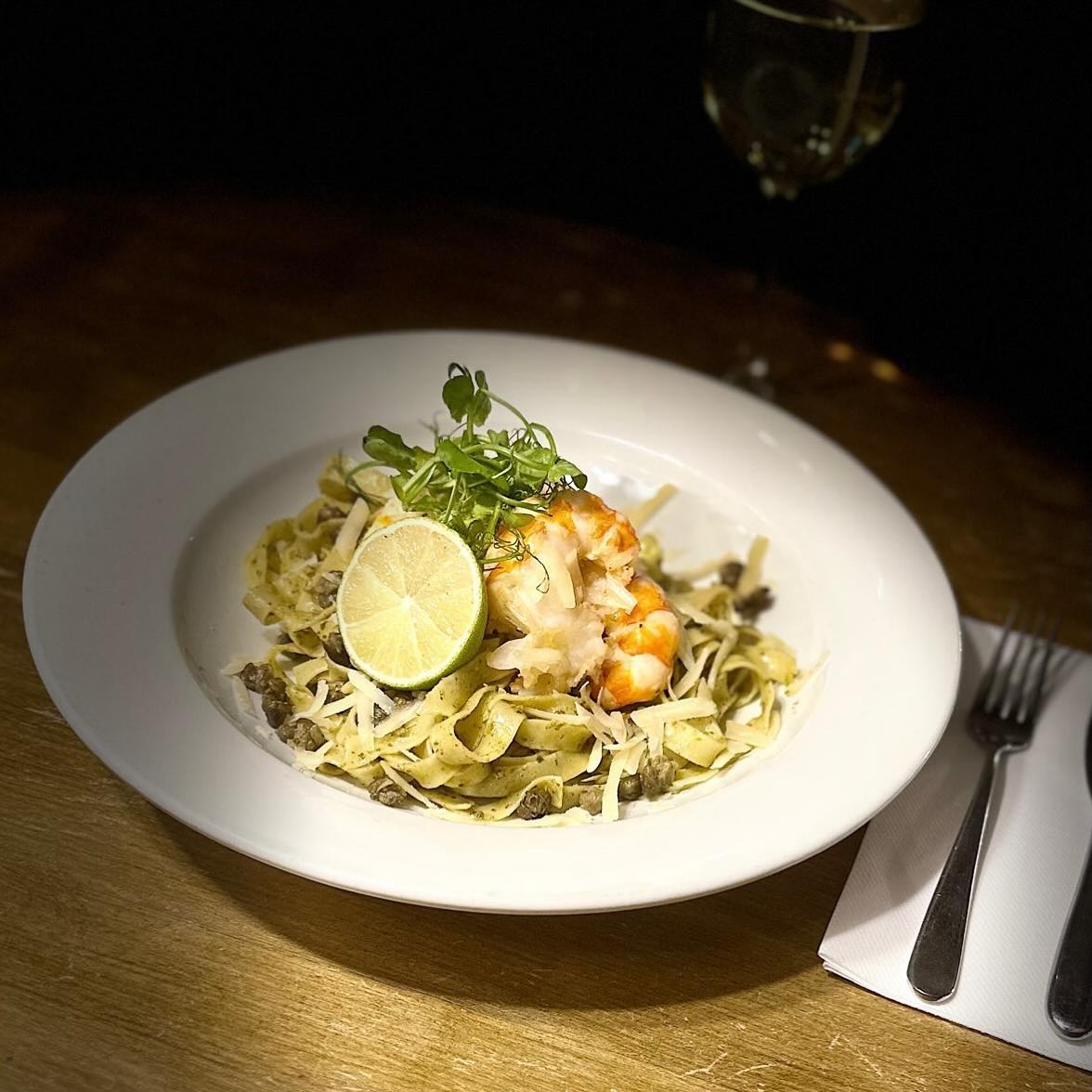 Available all week from our Specials board- Tiger prawn and green pesto fettuccine pasta topped with freshly grated Parmesan and crispy fried capers !
#freshlymade #goodfood #seafood #yummy