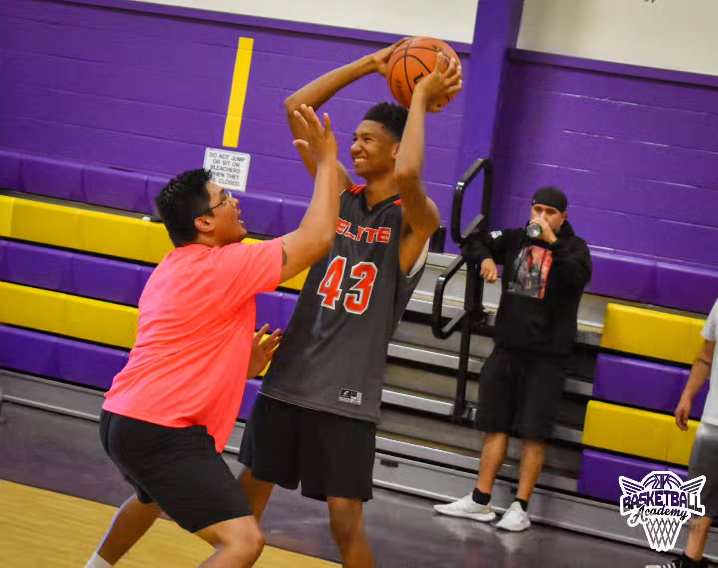 FIX OUR EYES NOT ON WHAT IS SEEN
"So we fix our eyes not on what is seen, but on what is unseen, since what is seen is temporary, but what is unseen is eternal."
-2 Corinthians 4:18
•
•
•
•
•
The world is filled with a lot of "sparkle", but there's a difference between glitter and gold. What the world offers is fleeting, has an end date attached to it, whereas our salvation is eternal.
Don't get distracted. Keep your eyes on Christ.
Keep shooting.