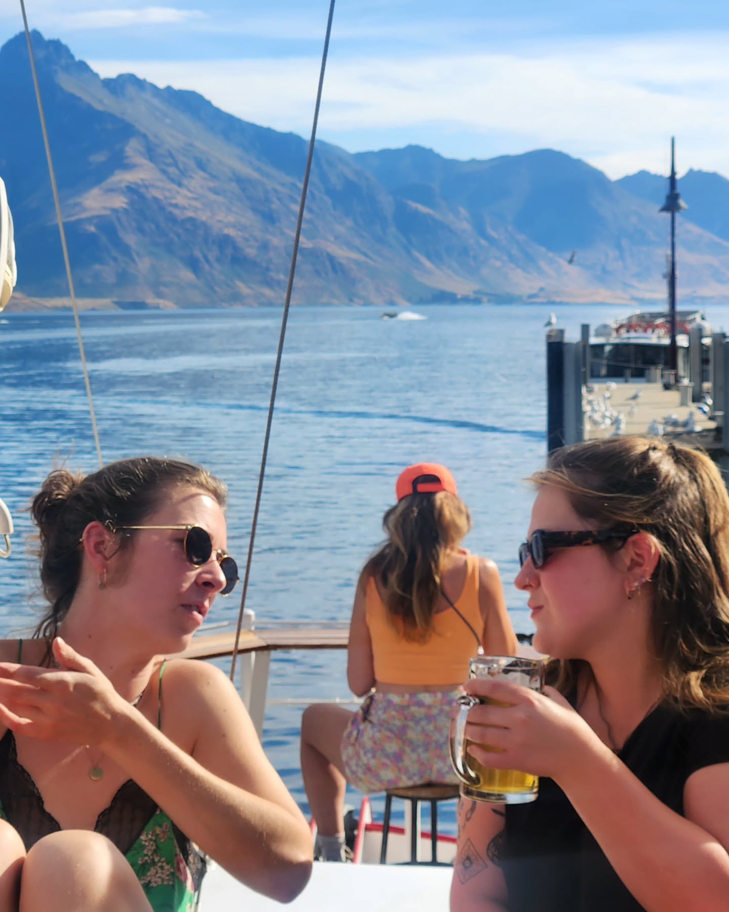 Relax, unwind, soak in the sun, and take in those stunning views! 🌅✨
We have the perfect spot for great conversations and unforgettable moments 🙌🍻