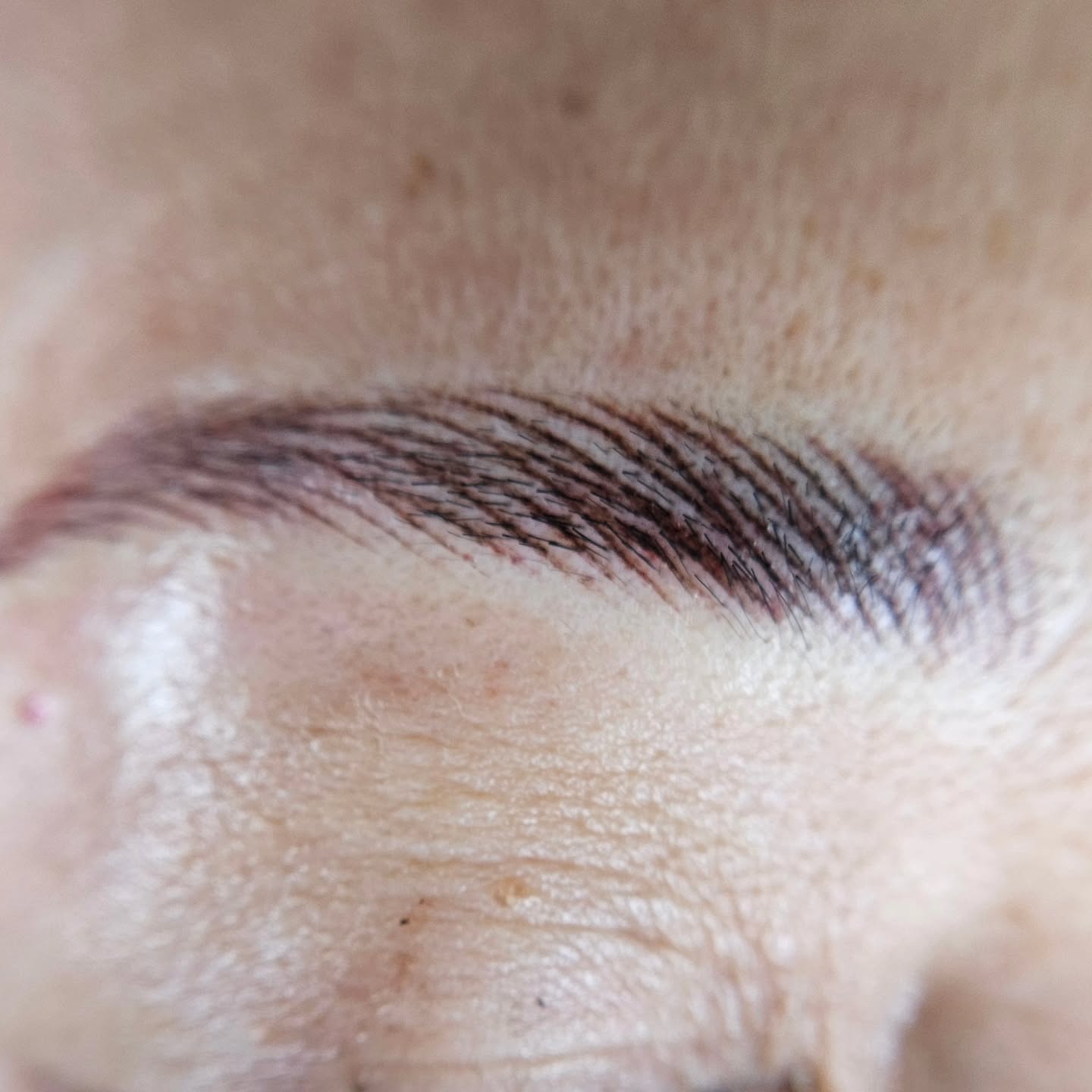 Happy Valentines Day 💝
Brovi One Warm Dark Brown and Warm Light Brown 5 drops each + diluent 2 drops
Tina Davies .30 1RLMT