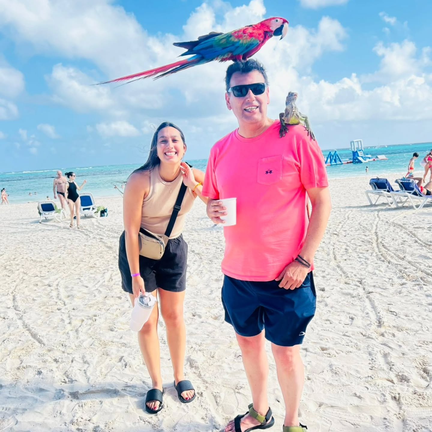 Familia Sanz disfrutando de República Dominicana 🏖️🐚
Punta Cana no es solo sol y playa tambien alberga una abundante vida salvaje y paisajes exuberantes qué te dejaran sin aliento🌅
Qué esperas para venir a disfrutar de este maravilloso destino?
#travel #republicaDominicana #in2travel #viajes #diseñoexperienciasdeviaje #meliá