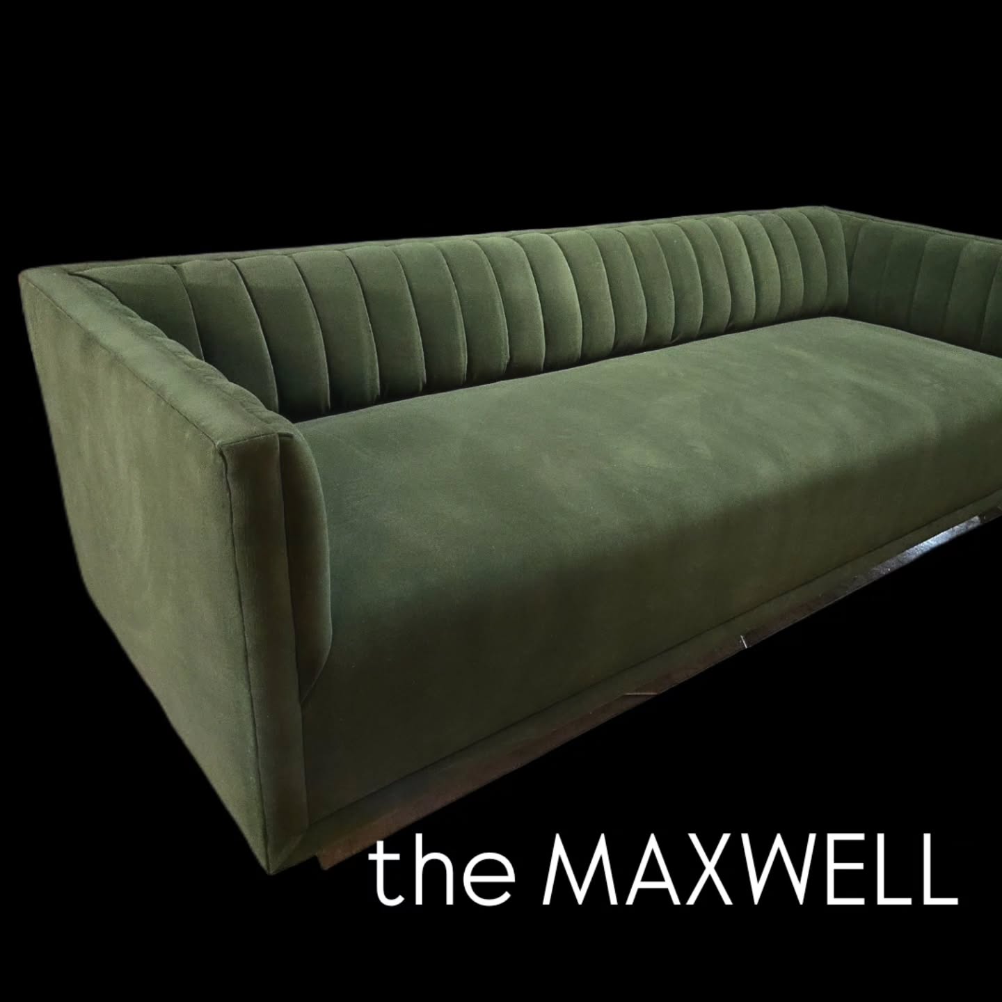 || the MAXWELL ||
Built down on hidden legs with a tight seat and channeled inside back and arms, the MAXWELL is more comfortable than you'd ever expect for such a stylish piece.
▪️Available in 5 sizes: chair, 72", 84", 96", 108". Also available as a sectional.
▪️A wide range of included fabrics, or COM
▪️6-8 weeks from order to ready for pickup
▪️For full information ℹ️ or pricing click the link in our bio..
--------------------
And just like that, our semi-custom line is here 🎉
So let me introduce you to each piece.
.
.
.
#custominterior #custommade #customfurnituredesign #customsectional #customfurniture #customsofa #customupholstery #philadelphiainteriordesigner #bucksinteriordesign #phillyinteriordesign
