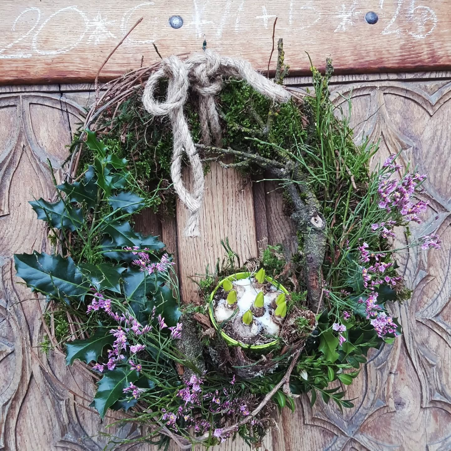 Der Frühling kann kommen... der neue Türkranz schmückt schonmal unsere Haustür! ⚘️🌦❄️
Mal sehen, ob es aktuell der letzte Wintereinbruch ist?🤔
#frühling #frühlingwobleibstdu #frühlingsdeko #frühlingsboten #frühlingsliebe #frühlingsblüher #frühlingsgefühl #frühlingserwachen #wintereinbruch #winter #deko #holztür #bauernhaus #bauernhausliebe #bauernhof #urlaubaufdembauernhof #urlaubaufdemsamerberg #urlaubamchiemsee #urlaubsregionchiemsee #ferienwohnungen #ferienwohnungsamerberg #ferienwohnungaufdembauernhof #servussamerberg #samerberg #wanderhöfesamerberg #weissnhof_samerberg #weissnhof