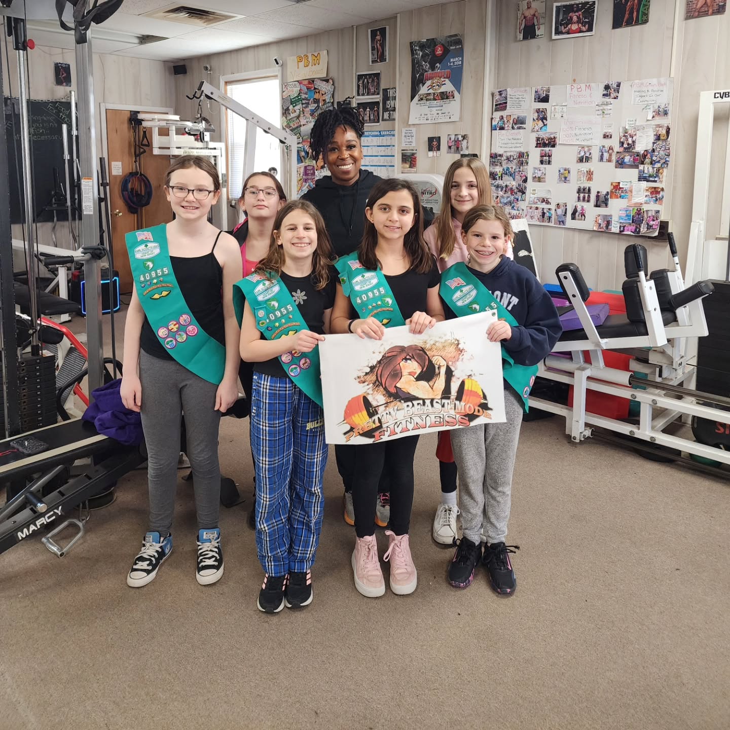 #Happymonday #fitfrends recapping this past Friday Girl Scouts Troop40955 earned their #fitbadge with me. We discussed basic nutrition tips that benefits the whole family. And had a killer mini circuit workout. Proud of these girls.๐๐ #fitnessmotivator #femaleentrepreneur #femaletrainer #empowerment