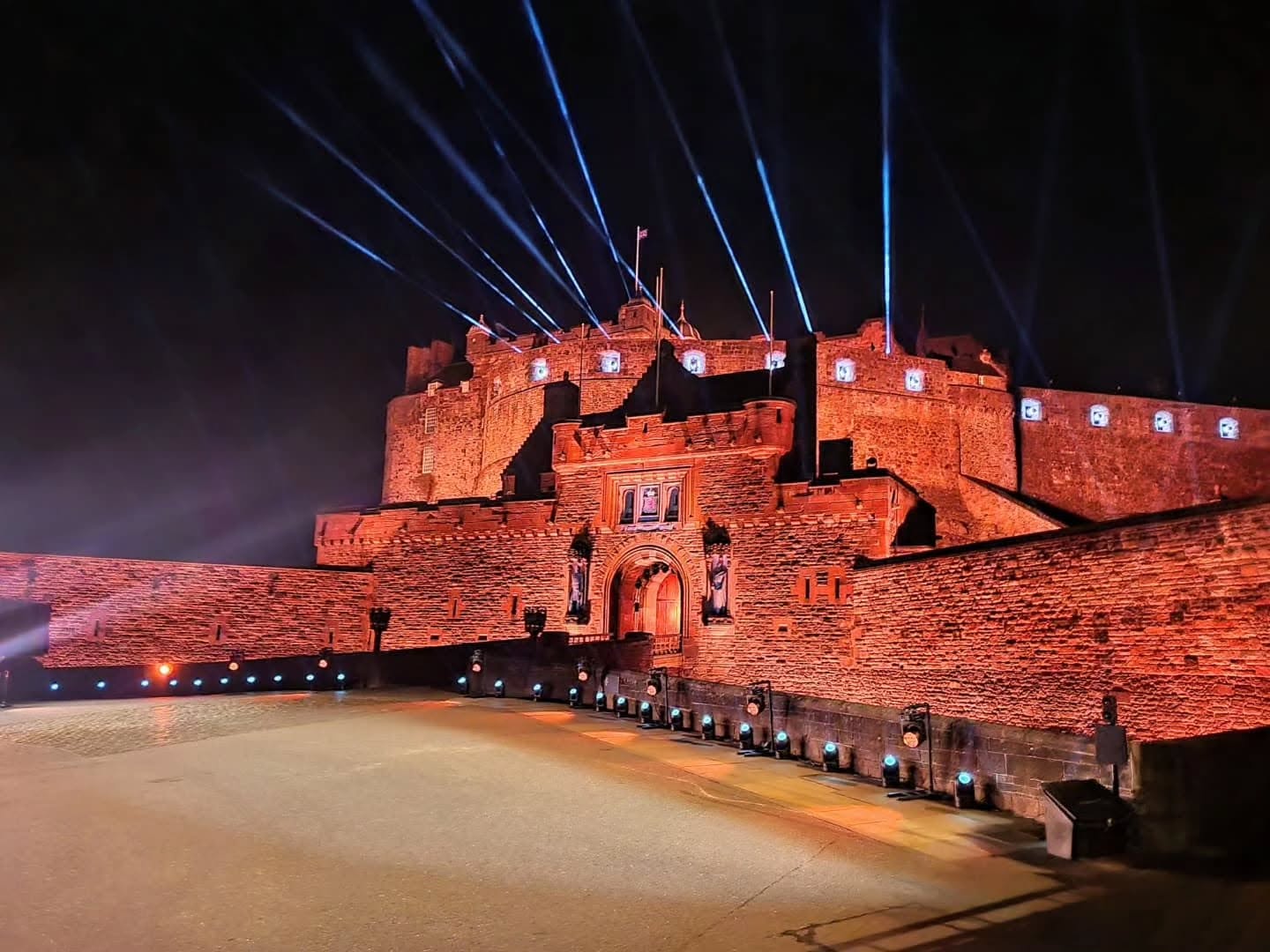 Thinking of visiting Scotland? Expect jaw-dropping landscapes, historic castles, and weather that keeps you on your toes. Read our latest blog post for tips, must-sees, and why you should always pack a rain coat. ☔🏰
.
.
.
.
.
#travel #twogirlsgetaway #travelblogger #scotland #scotlandtravel #Edinburgh #iamtb #wearetravelgirls #wonderful_places #sheisnotlost #traveladvisor #gltlove #girlswhotravel #glt