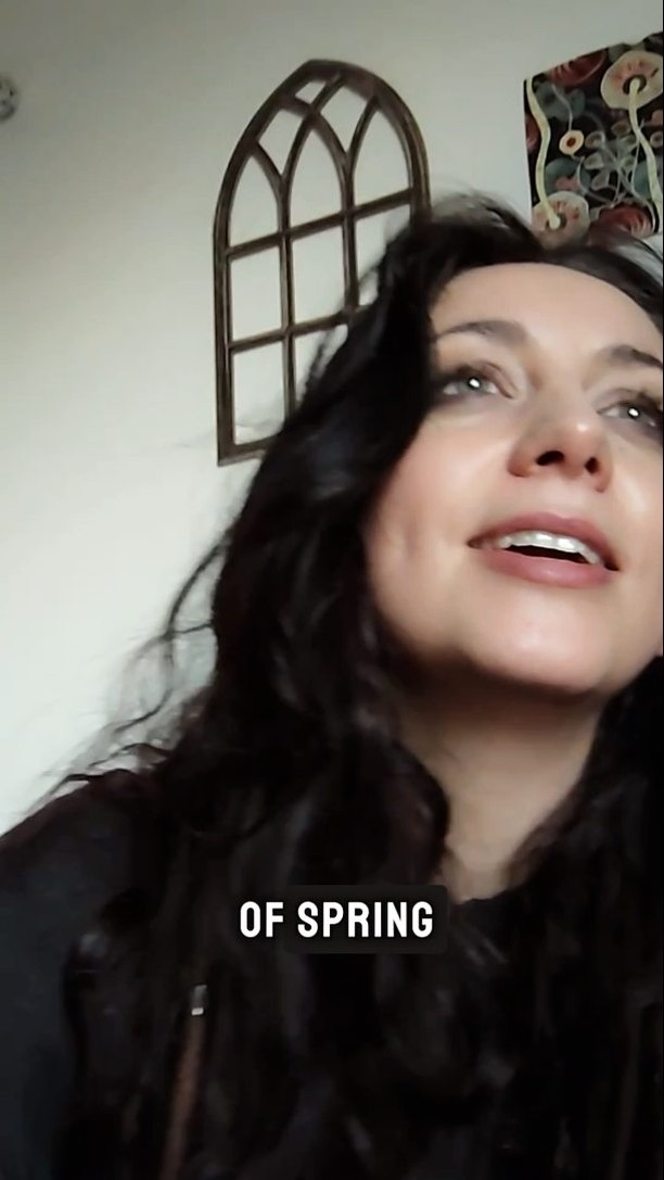 Hello everyone !!
I am so excited to be playing with @rob_dowsett on the 20/04/3 for the Spring festival🌸 in Eastbourne at the @thebelgiancafeeastbourne !
We will be playing with @calzyofficial and Spectra!
(Tickets in bio )
Even more excited to be using my drum for the first time on stage, this is brand new to me, but it feels so good!
I hope you see you there down the coast 🏄♀️
#livemusic #gigs #liveinkent #live #femalefronted #singersongwriter