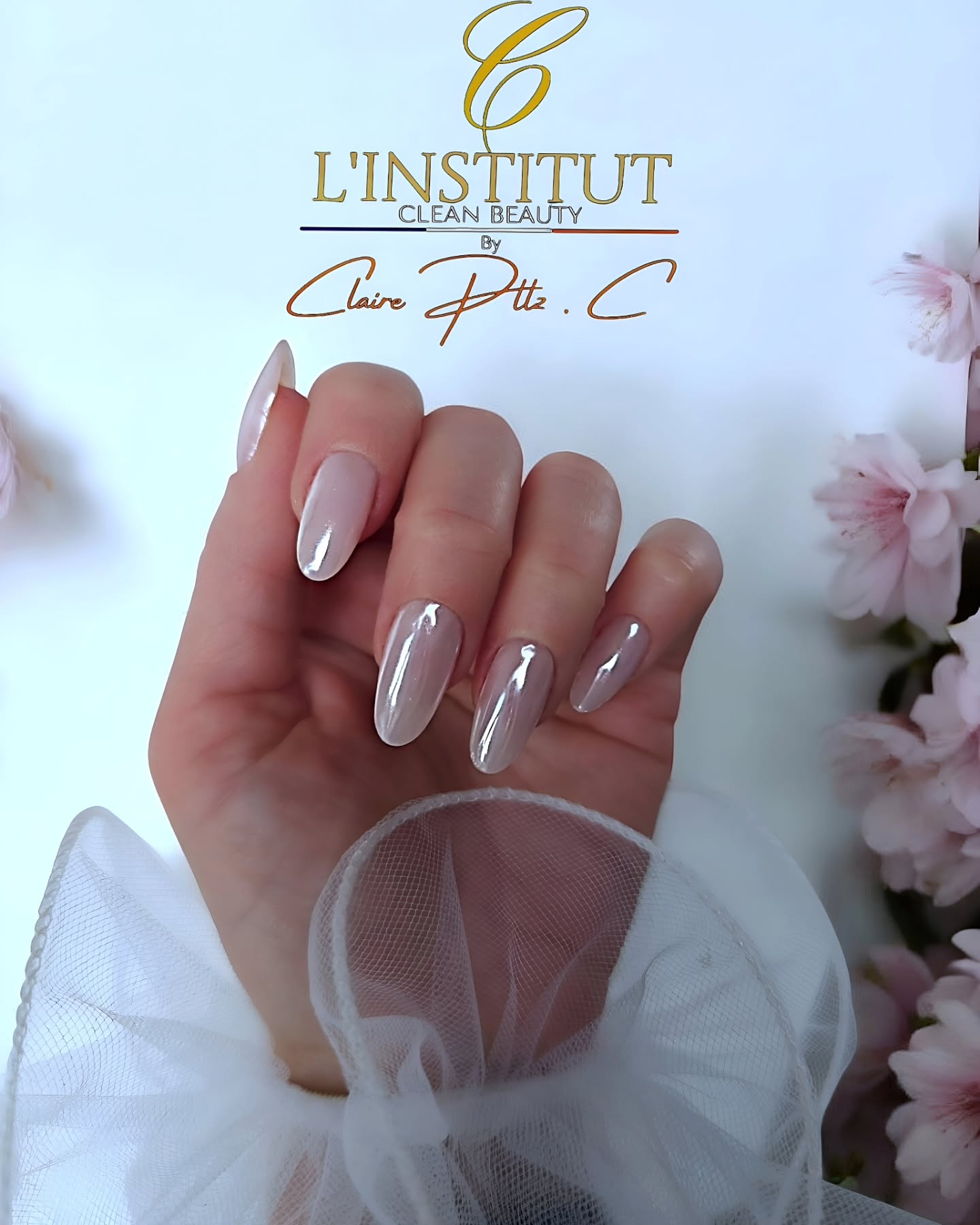 Offrez à vos mains une touche d’élégance et de lumière avec une manucure techniques SIGNATURE suivi de son Top exclusif au rendu irrésistiblement raffiné.
Son éclat subtil capte chaque reflet, apportant une sophistication naturelle et intemporelle.
Laissez-vous séduire par cette mise en beauté exquise, symbole de féminité et de grâce.
⚜️ 𝐂 -𝐋'𝐈𝐍𝐒𝐓𝐈𝐓𝐔𝐓 𝐂𝐥𝐞𝐚𝐧 𝐁𝐞𝐚𝐮𝐭𝐲 ⚜️
SOINS - ONGLERIE - BEAUTE DU REGARD - ÉPILATIONS
📆 𝗥𝗗𝗩 👉 https://c-linstitut.wixsite.com/valence
🚘 A 5 min du centre ville de VALENCE
🅿️ PARKING PRIVATIF GRATUIT🫰
🚍 BUS Citea 4 ou Citea 8 🛑 Demande Arrêt :
🚸Centre commercial ou 🚸Pierre blanche
📍1310 Avenue de la République
07500 Guilherand-Granges
(En face de Auchan et Norauto)
BESOIN DE CONSEILS OU AUTRE DEMANDE ⁉️
Si aucune disponibilité ne vous convient, ou vous ne savez pas quelles prestations choisir, merci de laisser un message au : 07.81.13.48.24
.
.
.
.
.
.
.
#onglesvalence #onglerievalence #manucrurerusse #moncoeurvalence #nailartvalence #nailaddict #nailsartist #rhonealpes #nailonfleek