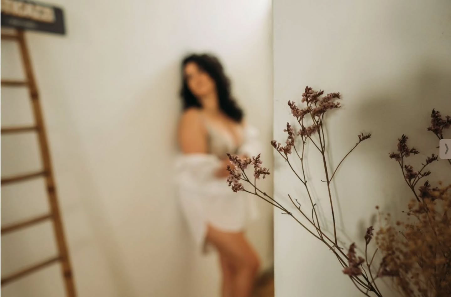 כשניפגש לצילומים לא תצטרכי שום מסכה
תוכלי להוריד את כולן ולהישאר חשופה
לאט ובעדינות תוכלי לקלף את כל השכבות
ואז לראות ולהראות אותך האמיתית, הפגיעה והעוצמתית
.
.
.
.
.
.
.
.
..
.
.
.
.
#ayalabarak_photography #all_israel
#צילומיםבביתהלקוח #נשים #נשיות #אישה
#eyemamaproject #sarahimagazine #peopleinframe ##mamaandthestars #lookslikefilm #portaitpage #portraitvision #unraveledacademy #mamaandthestars
#eyemamaproject #pictime_us #purimjoy_ii