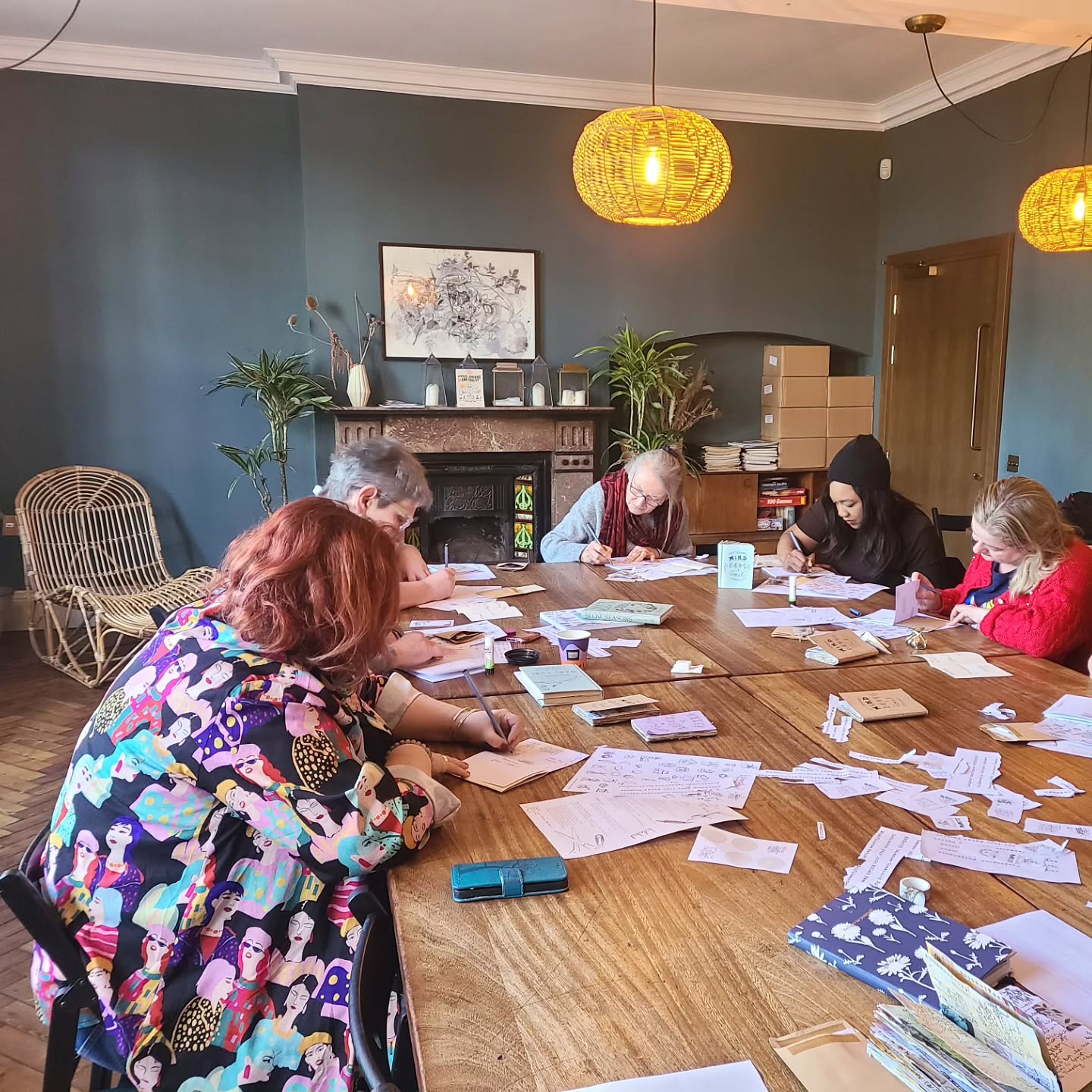 What lovely ladies joined my Wellbeing Journaling Worshop. It feels great to do more in person worshops recently. They all looked so relaxed and submerged in their journals. And the venue is just georgeous. Thank you @exchangeerith.