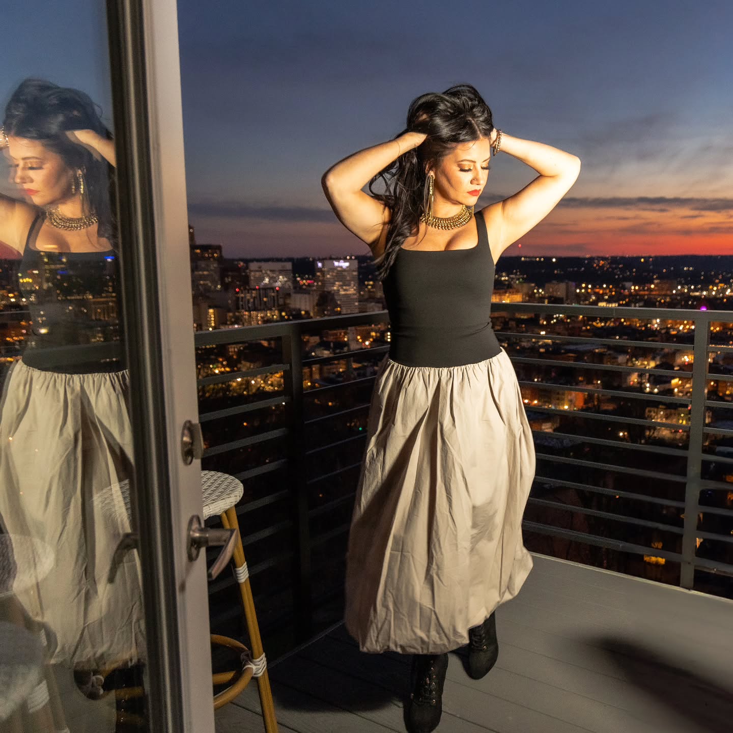 She had been dreaming for so long...until the golden light whispered, "it's time".. stepping into my power more and more each day..
A passion project will emerge when the time is right.
.
👀
#comingsoon #dreamscometrue #style #ootd #abercrombie #cincy #cincycreatives #cincyphotographer #sunset #goldenhour