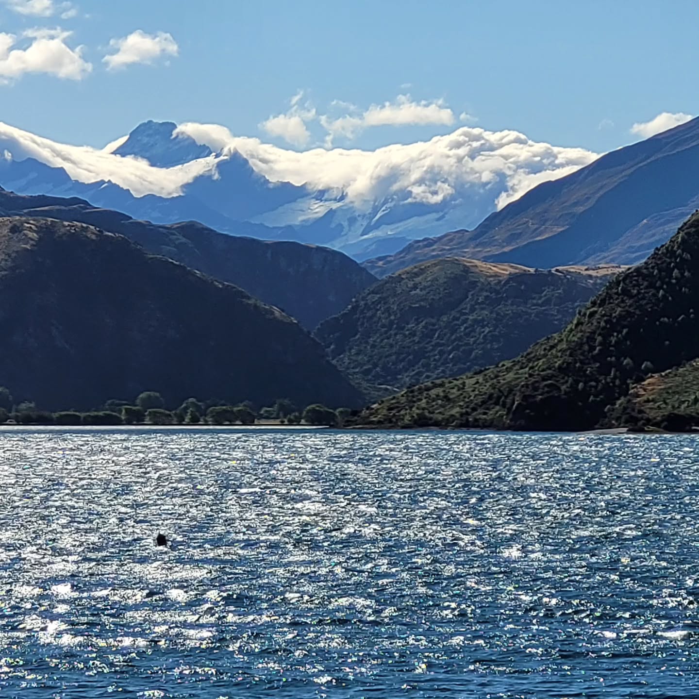 A windy day on Lake Wanaka with Mt Aspiring in the background.
.
.
.
@purenewzealand #newzealand #wanaka #lovewanaka @wanaka #mountainspirit #meditation #retreats #yinyoga #experientialeducation #yurtstay #musicstudio