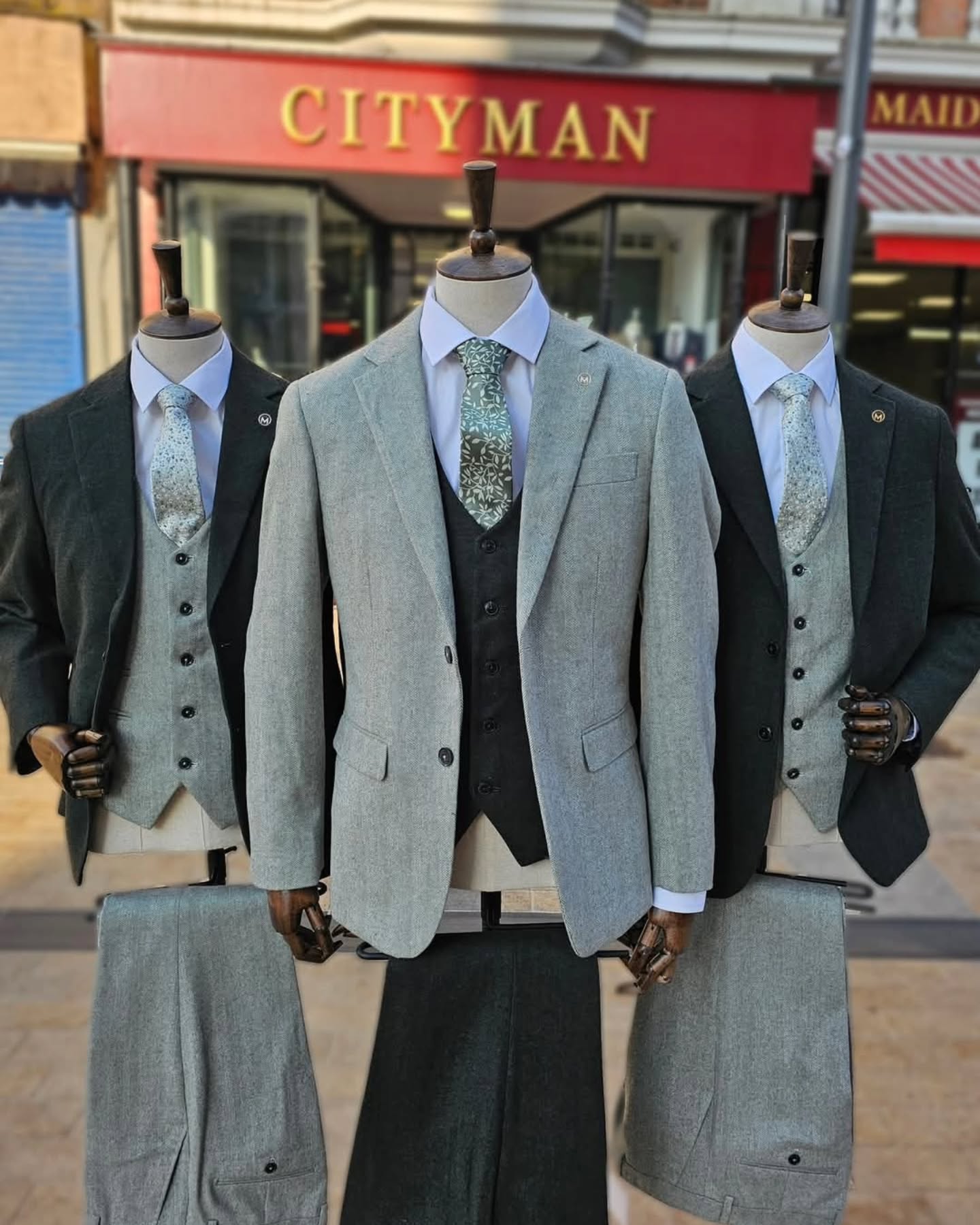 ๐๐๐ฐ ๐๐๐๐ฌ๐จ๐ง, ๐๐๐ฐ ๐๐ญ๐ฒ๐ฅ๐ ๐ฟโฃ
โฃ
Weโre excited to launch two stunning new suits for Spring/Summer 2025 in Sage and Olive green โ and theyโre fully mix & match to let you create your own unique look.โฃ
โฃ
Whether youโre dressing for a wedding, an event, or just like your formalwear to hit different, these new arrivals are tailored to impress. โฃ
โฃ
โก๏ธ For a limited time only, weโre offering them at ยฃ๐๐๐.๐๐ with a ๐
๐๐๐ ๐ญ๐ข๐, ๐ฉ๐จ๐๐ค๐๐ญ ๐ฌ๐ช๐ฎ๐๐ซ๐, ๐๐ฎ๐๐๐ฅ๐ข๐ง๐ค๐ฌ & ๐ญ๐ข๐ ๐๐ฅ๐ข๐ฉ โ a perfect finishing touch, on us.โฃ
โก๏ธ In-store only โ because we believe every suit should fit perfectly.โฃ
โก๏ธAvailable now in sizes 34" to 52"โฃ
โฃ
๐ธ The photos canโt quite capture just how good these shades look in person โ think soft Sage Green and rich Olive Green, both with beautiful texture and depth.โฃ
โฃ
๐ Proud winners of Groomswear Supplier of the Year at the Northern Ireland Wedding Awards 2025 โ but these suits are for every man, every occasion.โฃ
โฃ
๐Pop in and find your perfect suit at Cityman Menswear, Derry/Londonderry.โฃ
____________________________โฃโฃโฃโฃโฃโฃโฃโฃโฃโฃโฃโฃโฃโฃโฃโฃโฃโฃโฃโฃโฃโฃโฃโฃโฃโฃโฃโฃ
www.citymanmenswear.com | 028-71263951 | 18 Waterloo Place, BT48 6BUโฃโฃ | Open 7 Days ๐
โฃ
#CitymanMenswear #MixAndMatchSuits #WeddingSuitsNI #SpringSummerStyle #GroomswearDerry #FormalwearExperts #MensFashionIreland #DapperGents #NorthernIrelandWeddings #Tweedsuitsโฃ