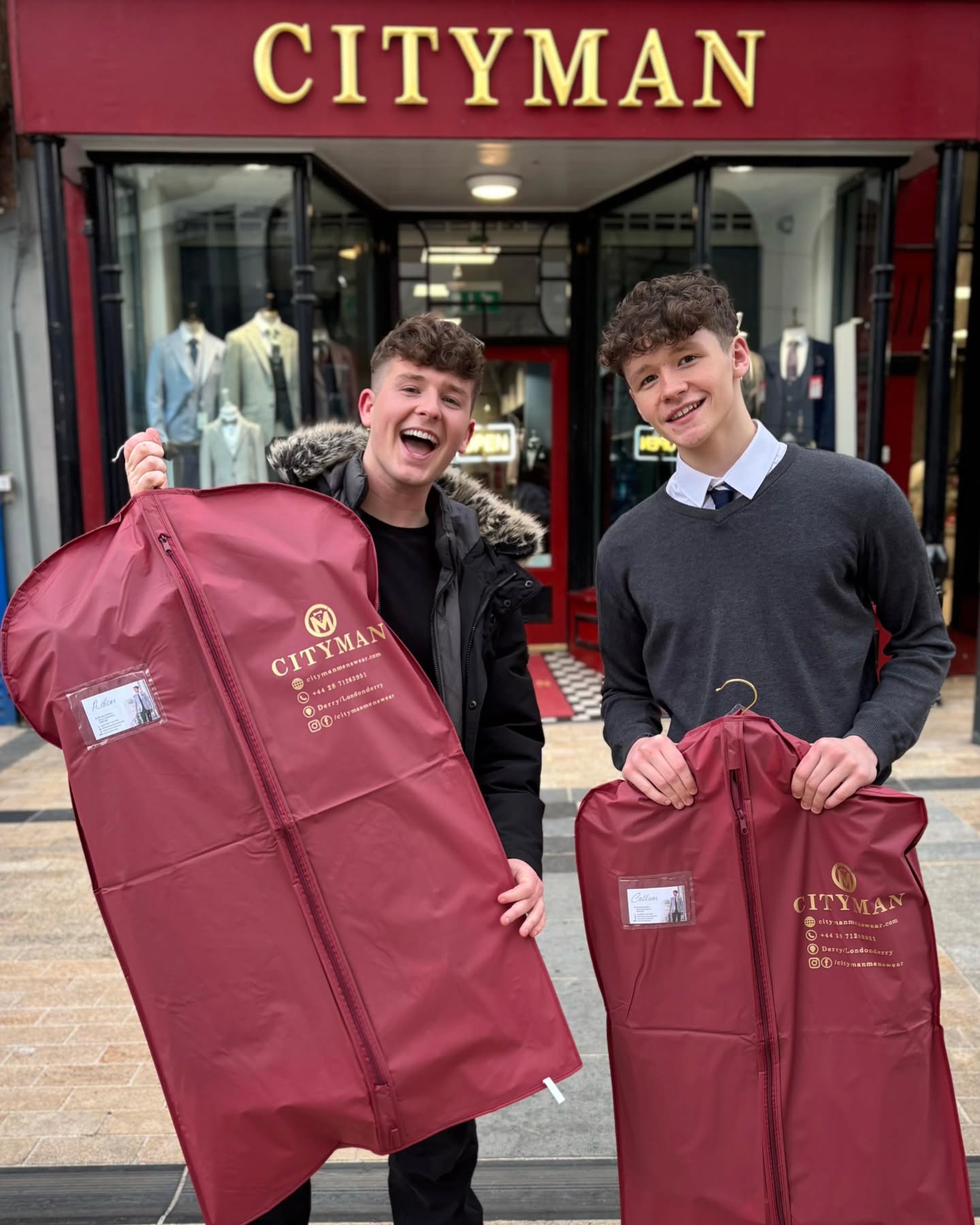 ๐๐ข๐ ๐ก๐ญ๐ฌ, ๐๐๐ฆ๐๐ซ๐โฆ ๐ญ๐ฎ๐ฑ๐๐๐จ๐ฌ!โฃ
We had an absolute blast yesterday with @adambyt and @callum.beales in store picking up their tuxedos for a movie premiere in London. Two of the nicest lads you could meet. Full of laughs and great craic from start to finish!โฃ
โฃ
They might be heading for the red carpet, but they still keep it local when it comes to getting suited and booted. Thanks for the visit boys.โฃ
โฃ
#CitymanMenswear #RedCarpetReady #SuitedAndBooted #AdamB #CallumB #MoviePremiere #StyledByCityman #SupportLocal #YouTubeStars #CitymanStyleโฃ