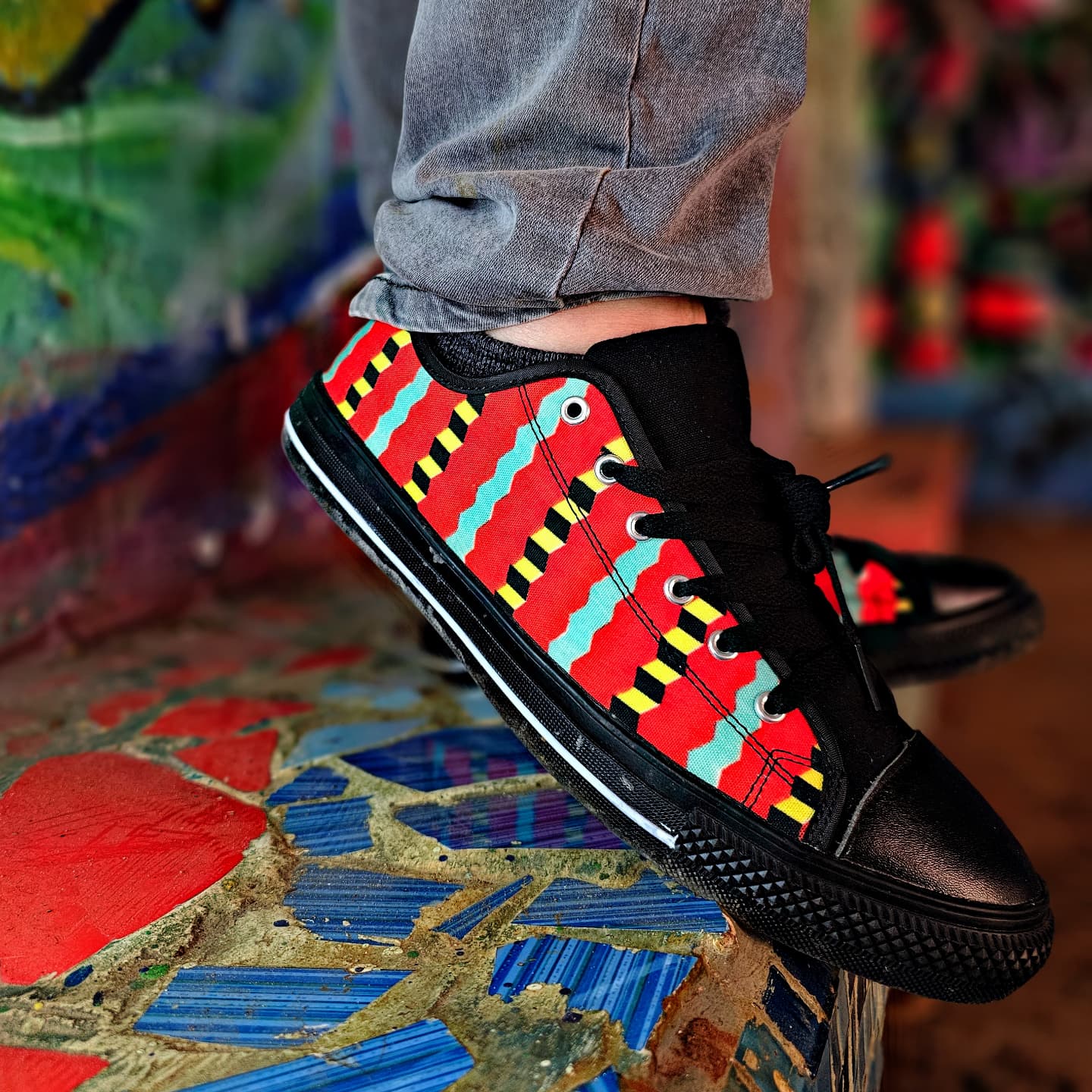 Furuya korin inpired snekers!🇯🇵
Bold, rhythmic, and unapologetically unique.
These sneakers fuse the clean lines of shimashima art , bywith rich African energy to create a design that walks between tradition and modern expression.🌟👟
💎Link in bio!📣
#sneakers
#artinspiredfashion #redsneakers #japanesefashion #japaneseinspiration #fashionstyle #fashnista #sneakerheads #japanesart