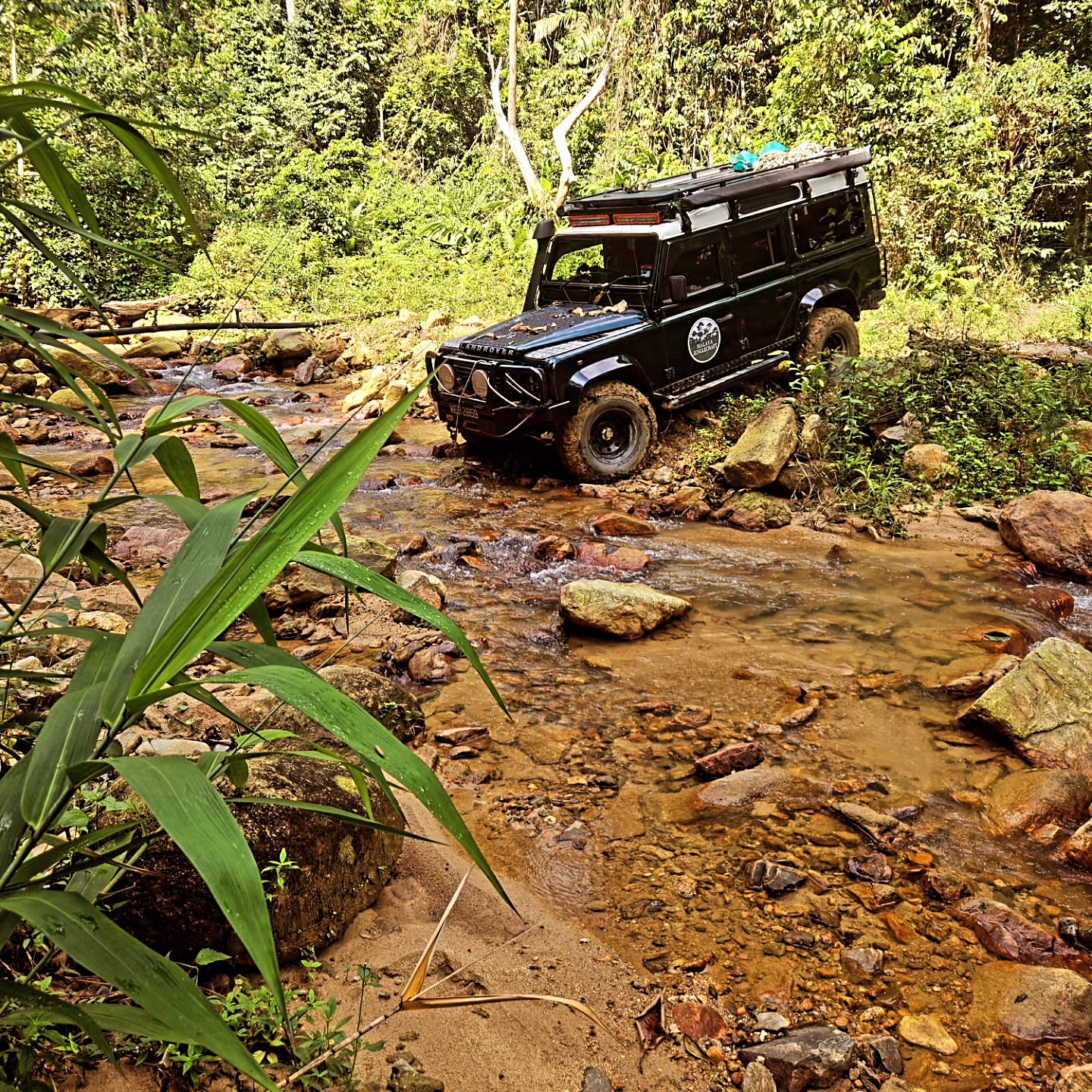 Just back from one amazing jungle experience, learning new skills with an awesome group of people @malayajunglecraft
New dates on website soon!
#bushcraft #junglecraft #bushcraftskills #primitiveskills #primitiveliving #stribe #jungle #landrover #warbonnetoutdoors #greatoutdoors #nature #crafts #friluftsliv #vildmarksliv #bushcraftschool #keepitsimple #bushcraftdanmark #bushctafteurope #bushcraftworldwide #udeliv