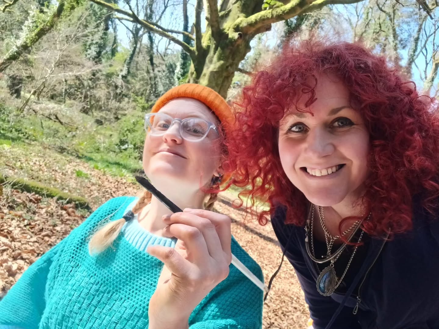 Amy and Emma have been inspired by the Combe since settling into their Arts Hub residency. They spent the day drawing in nature with a group of artists and printmakers. What a lovely day for it with the sun shining!
And....if you want to meet our fabulous artists remember to save the date for our welcome Arts Hub Brunch!
📆Sunday 27th April
🕐10am-1pm
📍East Harptree village hall
Come and meet the artists and join in some fantastic family friendly crafts they will be putting on. There will also be bacon butties and lots of tea and cake!!! 🍰🫖🥓☕
(For details scroll to the third picture or go to our website)
Follow our artists here:
@amyhutchingsprints
@emmapowelletc
.
.
#artstudio #natureart #printmaking #printdesign #artshub #brunch #northsomersetlife #eastharptreewoods