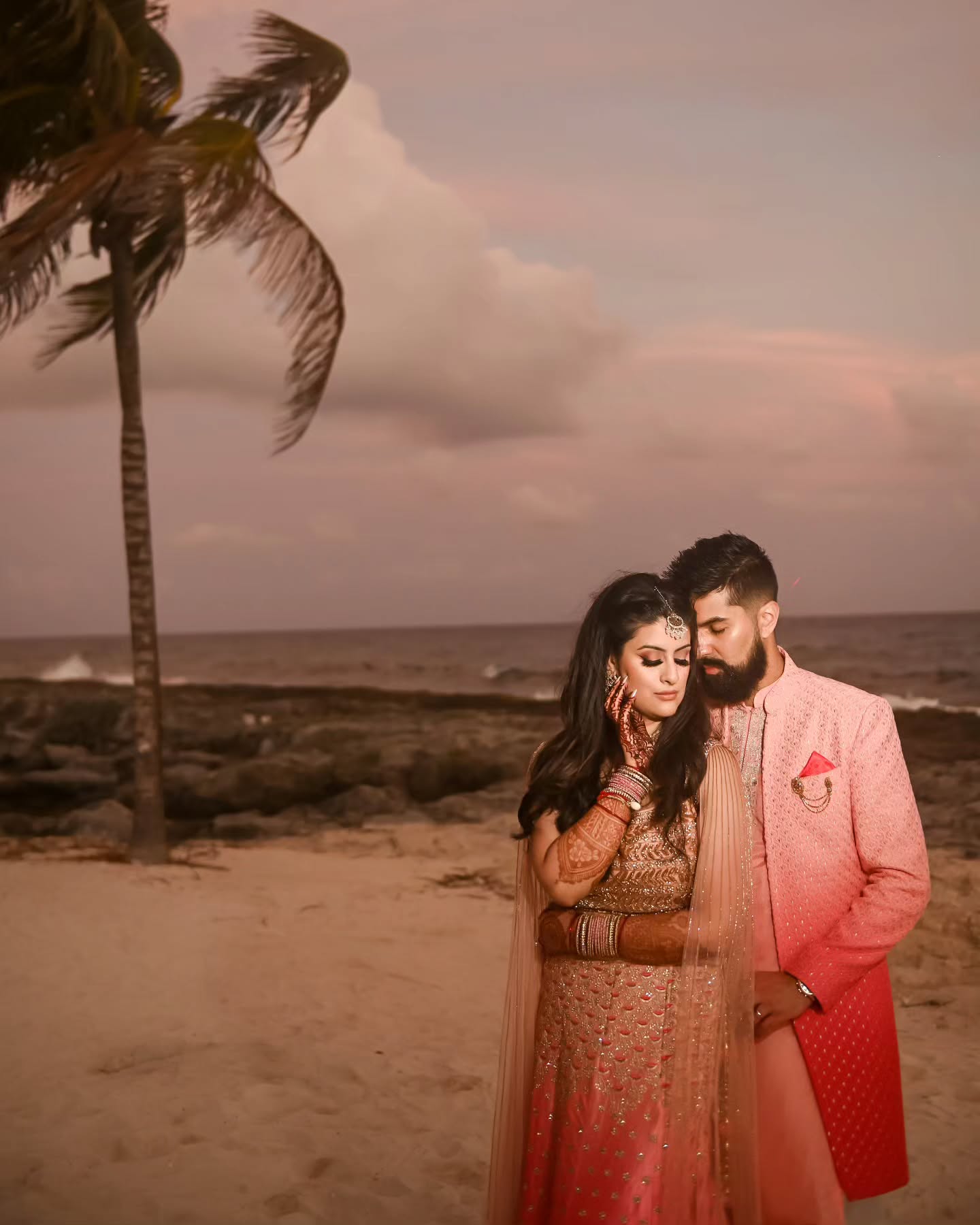 Designed this dreamy bride’s outfit with flared long sleeves for a vibrant sangeet night in Mexico! Bringing modern drama to traditional vibes — every twirl, every shimmer, made for magic under the stars.
Thanks @kmarfatia11❤️❤️
Outfit:@CrossoverChicago
Photography:@s.v.p.studio
Planner:@viahshaadicollective
HMUA:@houseofglowstudio
Henna:@jasminehennartistry
To design your bridal or partywear outfit
Email:mandeep@crossoverchicago.com
#SangeetStyle #GroomWear #OmbreSherwani #TraditionalMeetsModern #MexicanWedding #BridalFashion #sangeetlook #sangeetsherwani #indiangroomswear #DestinationWedding #CustomBrideLook #FlaredSleeves #ModernMeetsTradition #MexicoWedding