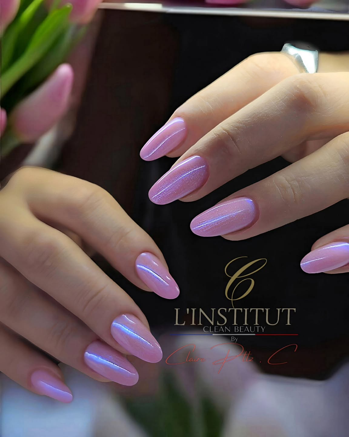 Quand la douceur du rose-parme rencontre l’éclat d’un reflet bleuté, naît une manucure douce, subtile et lumineuse, d’élégance discrète à son apogée, comme un souffle de printemps.
C’est toute la magie de notre technique Signature rose-parme n°22, parfaite pour la saison, sublimée par notre top coat exclusif aux reflets bleutés.
⚜️ 𝐂 -𝐋'𝐈𝐍𝐒𝐓𝐈𝐓𝐔𝐓 𝐂𝐥𝐞𝐚𝐧 𝐁𝐞𝐚𝐮𝐭𝐲 ⚜️
SOINS - ONGLERIE - BEAUTE DU REGARD - ÉPILATIONS
📆 𝗥𝗗𝗩 👉 lien en bio
🚘 A 5 min du centre ville de VALENCE
🅿️ PARKING PRIVATIF GRATUIT🫰
🚍 BUS Citea 4 ou Citea 8 🛑 Demande Arrêt :
🚸Centre commercial ou 🚸Pierre blanche
📍1310 Avenue de la République
07500 Guilherand-Granges
(En face de Auchan et Norauto)
BESOIN DE CONSEILS OU AUTRE DEMANDE ⁉️
Si aucune disponibilité ne vous convient, ou vous ne savez pas quelles prestations choisir, merci de laisser un message au : 07.81.13.48.24
.
.
.
.
.
.
.
.
#onglesvalence
#onglerievalence #manucrurerusse #nailsonfleek #dromoise #ardeche #beautédrôme #nailartvalence #nailart #nailartist