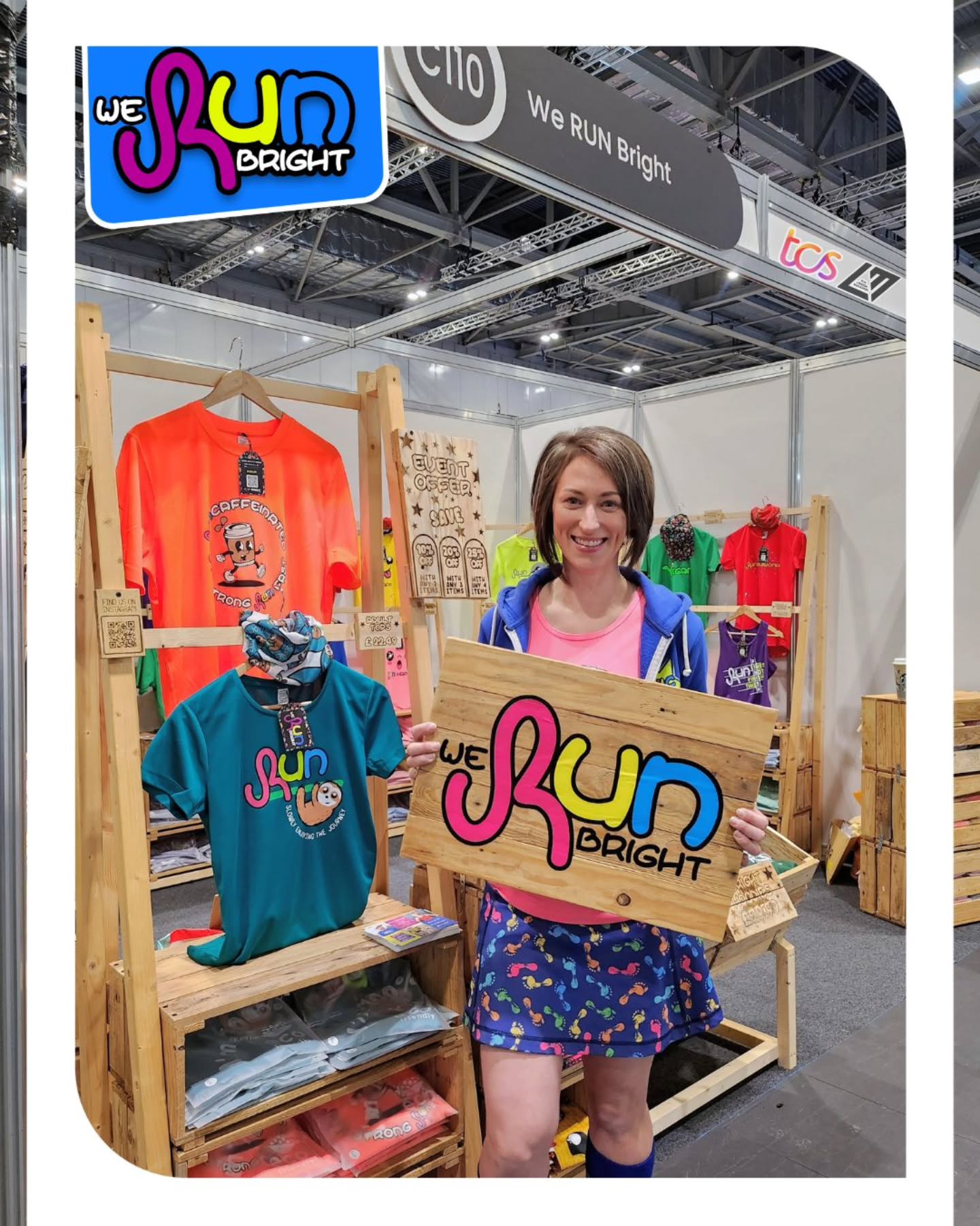 We are halfway through the @londonmarathon expo and it's a non-stop show of brightness! 🤩
As a homegrown small business, we love to see our bright array of colourful moodboosting active tops, caps, wrist wrags, and hoodies bring smiles and happiness to everyone's faces 🎽🧢🌟
We've met some amazing individuals so far this week and enjoyed hearing about and sharing in their excitement for the upcoming London Marathon on Sunday. 🏃🏼♂️🏃🏻♀️
Our show offers and new releases are going down a treat, check our @werunbright stories for your discount codes. 🤩
If you're here, or local, come and say HI 👋
#LondonMarathon
#RunBright #ActiveTops #ColourfulRun #CuteActivetops #ExCel