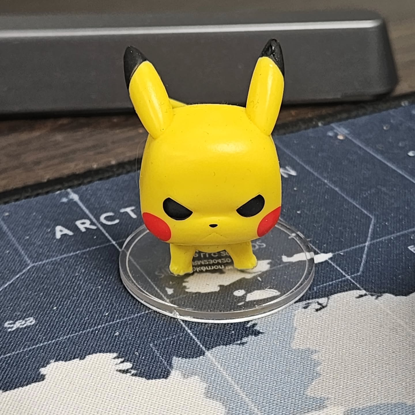 Tiny work companion!
.
.
.
.
#pokemon #pokemonatwork #pokemorning