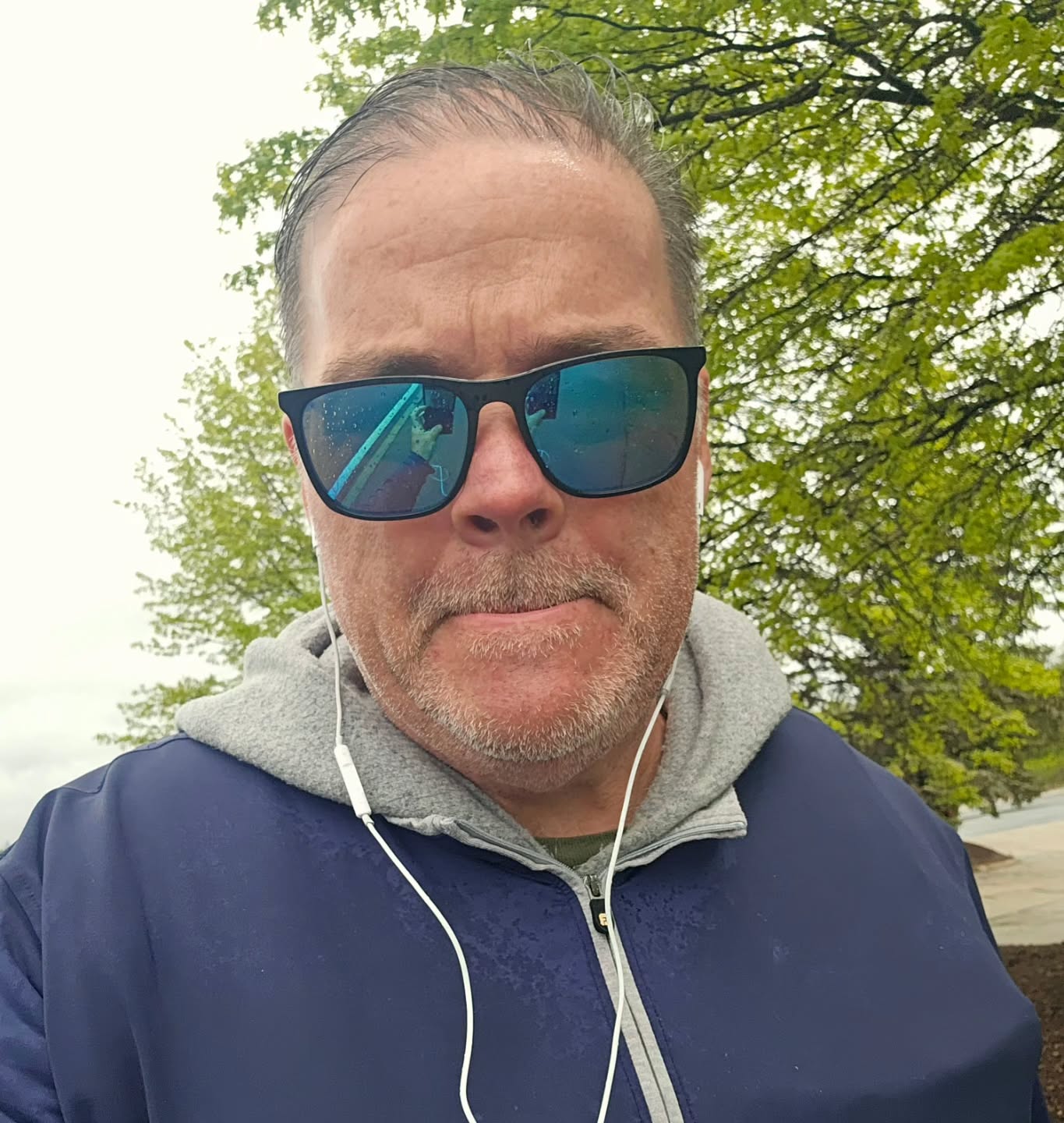 Traded hangovers ๐ฅด for morning walksโeven in the rain. โ๏ธ The weatherโs unpredictable, but showing up?๐ช๐ฅ Thatโs in my control.
And honestly, this beats feeling foggy any day.
#sobahbrothas #clarityovercomfort #consistencywins #walkintheweather #healthylifestylechoices