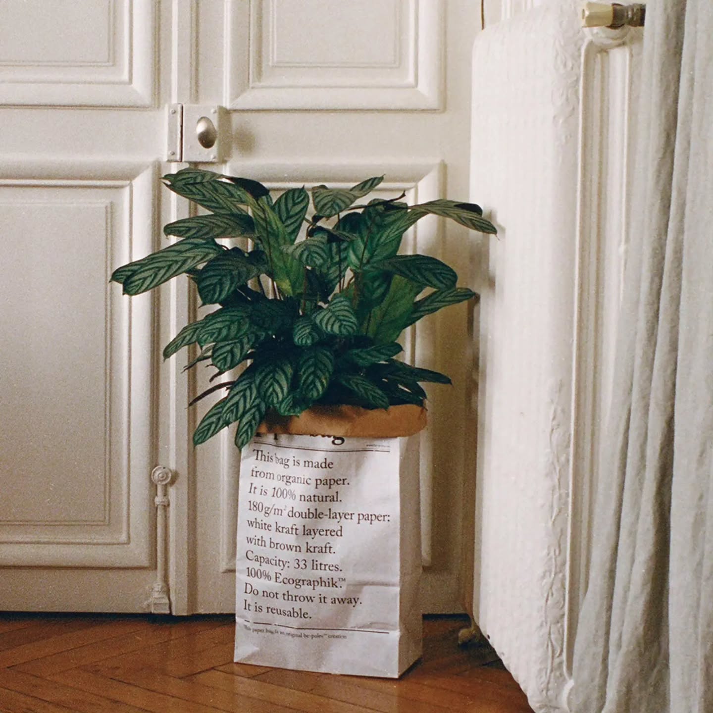 OBJET DU JOUR – Le sac en papier 33L
Il est devenu un incontournable chez vous.
Il range les jouets, trie le linge, accueille les légumes du marché ou les rouleaux de papier kraft.
Il est léger, résistant, recyclable.
Il est beau, dans sa simplicité brute.
En ce moment : -30% sur le site jusqu’au 31 mai avec le code SOON21.
C’est le moment de lui faire une place dans votre quotidien.
Dis-nous. tu l’utilises pour quoi chez toi ?
#SacEnPapier #Sac33L #RangementEco #SacDeRangement #RangementNaturel #SacMultiUsage #ObjetsDuQuotidien #AccessoireMaison #MaisonOrganisée #DécoSlow #MaisonSlow #DécoMinimaliste #ObjetsUtilesEtBeaux #VivreSimplement #SlowLiving #EcoResponsable #ZéroDéchet #LesJoliesEmplettes