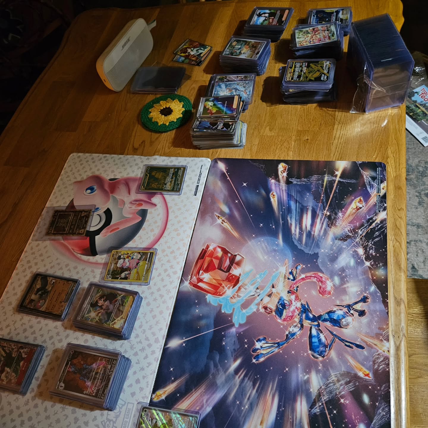 Doing a little nighttime sorting. This is the most relaxing part of the hobby. I love just sitting here listening to a sermon and top loading / sorting / bindering.
.
.
.
.
.
.
#pokemorning #pokemon #pokemontcg #pokemoncards #tradingcards #tradingcardgames #tradingcard