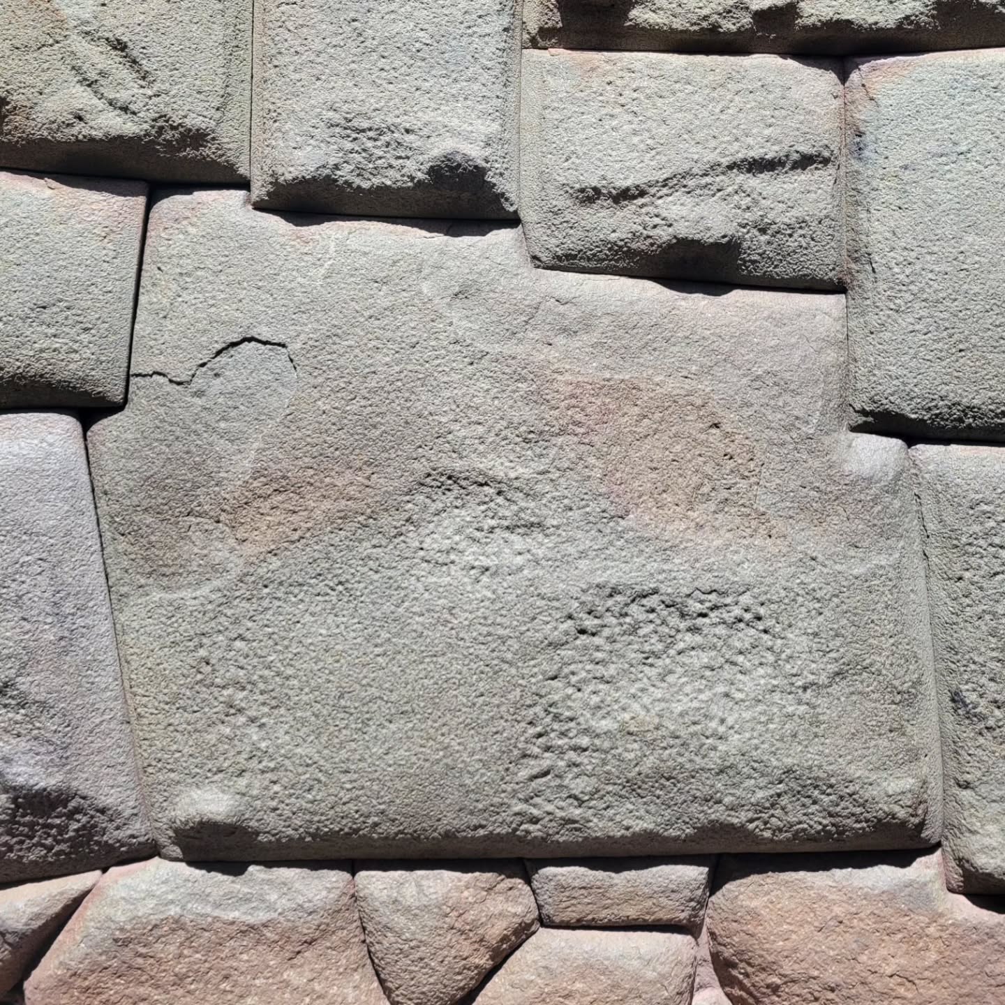 If you're dreaming of faraway places, let Peru be your next escape. Mountains, ruins, colors and cultures that took our breath away (quite literally 😂) - new link in bio!
.
.
.
.
.
#travel #twogirlsgetaway #travelblogger #gltlove #glt #dametraveler #sheisnotlost #travelgirl #peru #machupicchu #visitsouthamerica #rainbowmountain #humantaylake #huacachina #wonderful_places #huntgram #wearetravelgirls