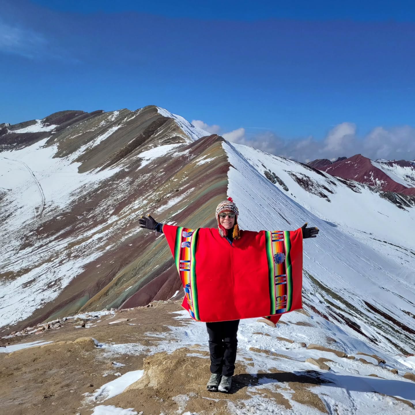 If you're dreaming of faraway places, let Peru be your next escape. Mountains, ruins, colors and cultures that took our breath away (quite literally 😂) - new link in bio!
.
.
.
.
.
#travel #twogirlsgetaway #travelblogger #gltlove #glt #dametraveler #sheisnotlost #travelgirl #peru #machupicchu #visitsouthamerica #rainbowmountain #humantaylake #huacachina #wonderful_places #huntgram #wearetravelgirls