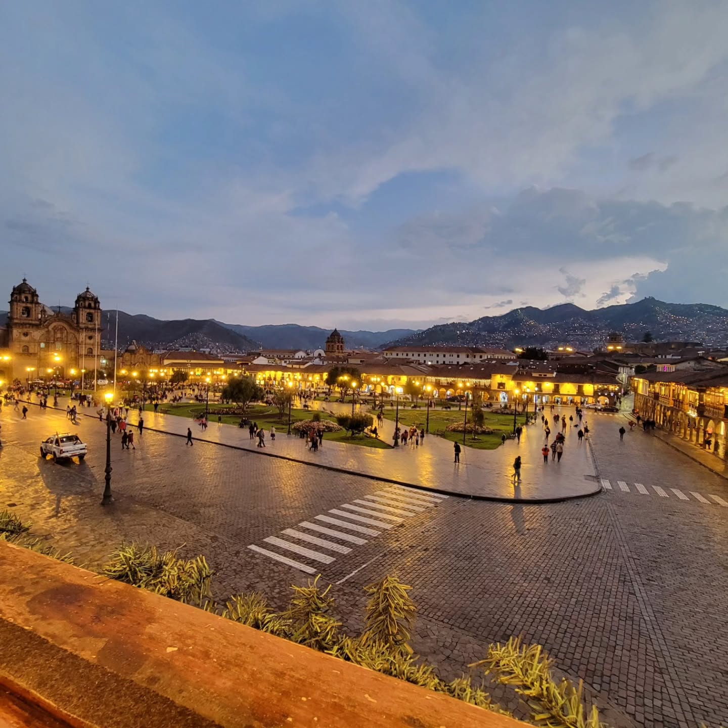 If you're dreaming of faraway places, let Peru be your next escape. Mountains, ruins, colors and cultures that took our breath away (quite literally 😂) - new link in bio!
.
.
.
.
.
#travel #twogirlsgetaway #travelblogger #gltlove #glt #dametraveler #sheisnotlost #travelgirl #peru #machupicchu #visitsouthamerica #rainbowmountain #humantaylake #huacachina #wonderful_places #huntgram #wearetravelgirls