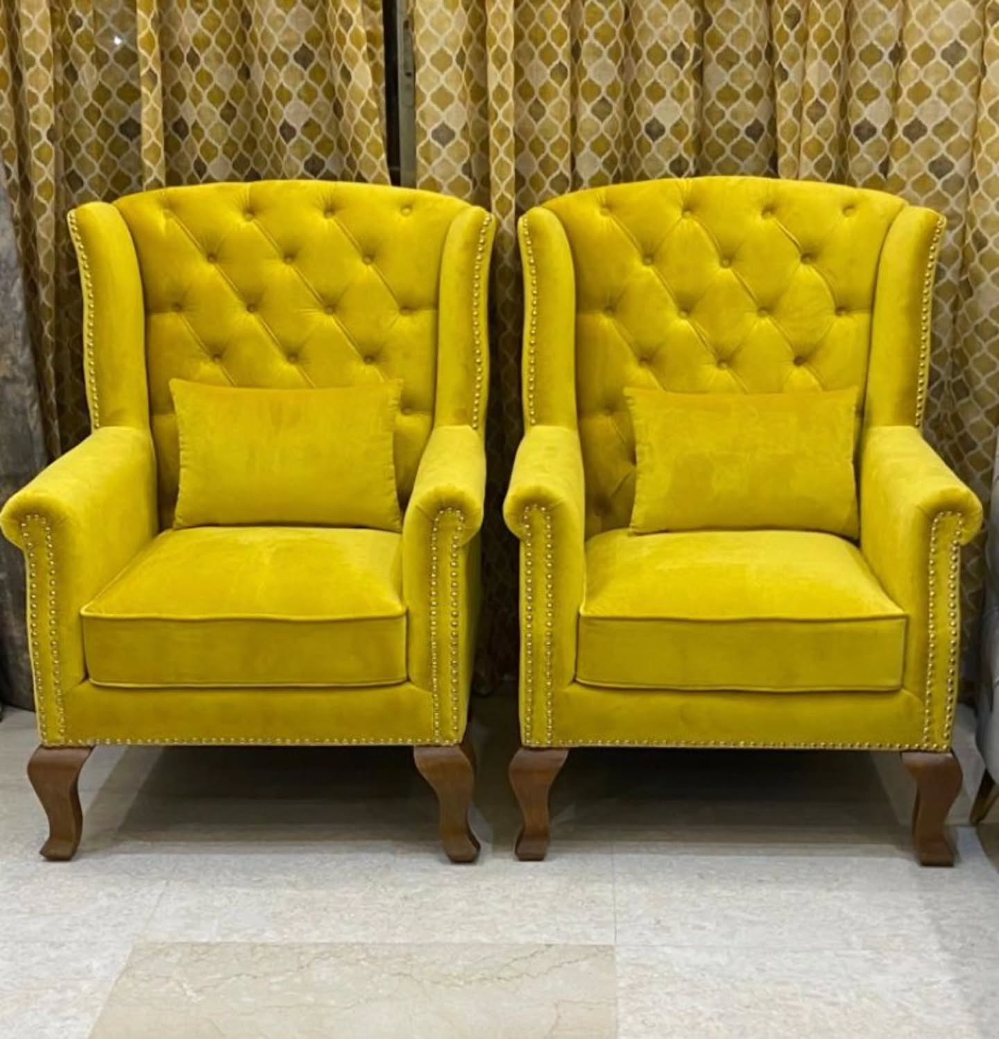 Designer chairs by boozo.in
Starting from ₹ 24,000 for the pair
#boozo
#designerchairs #chairs #yellowchair #homedecor